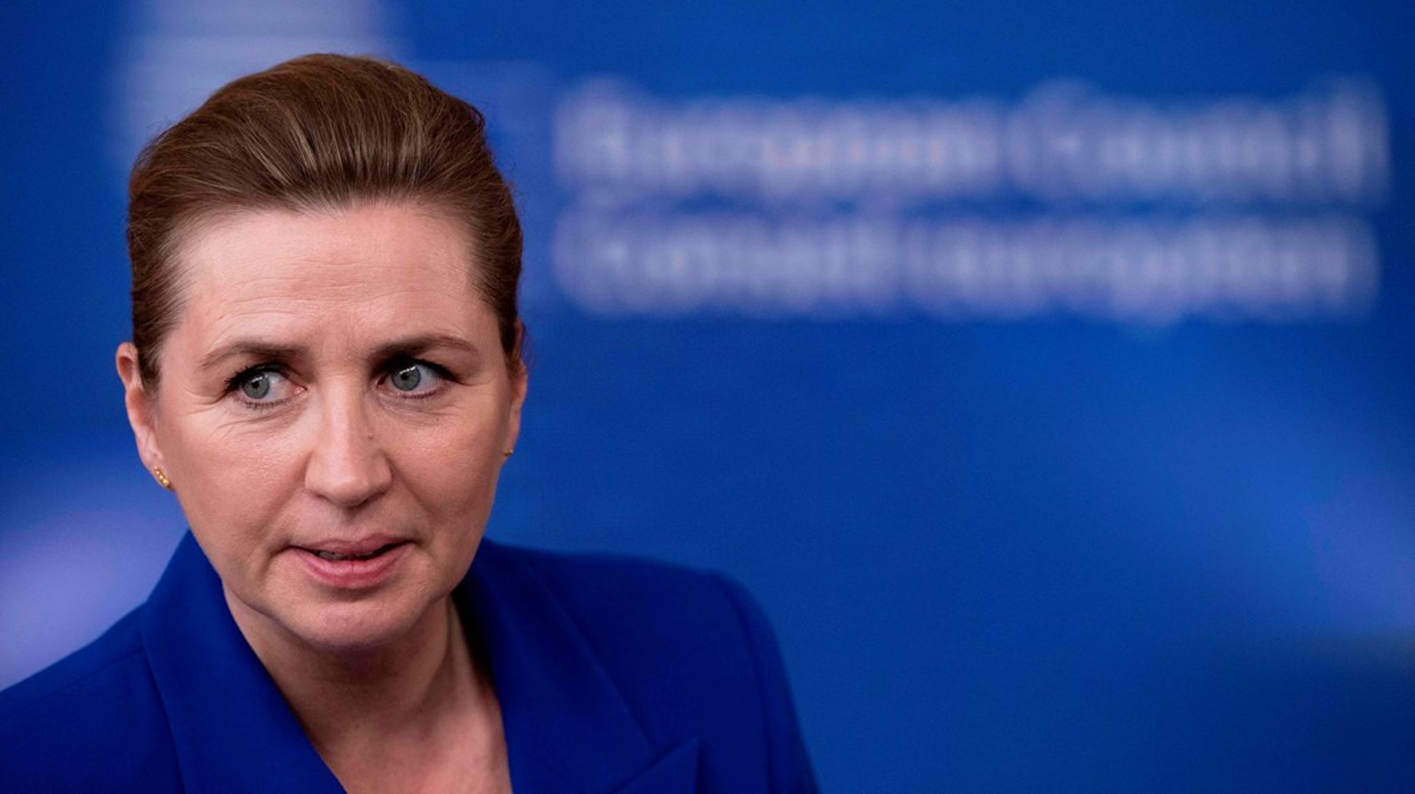 Når man har været statsminister i adskillige år, har man i stigende grad svært ved at se sig selv som andet end statsminister. Det bliver det helt sikkert også for Mette Frederiksen, hvis hun kommer til at stå model til et mellemspil med en eller flere andre kongelige undersøgere efter valget, skriver John Wagner.