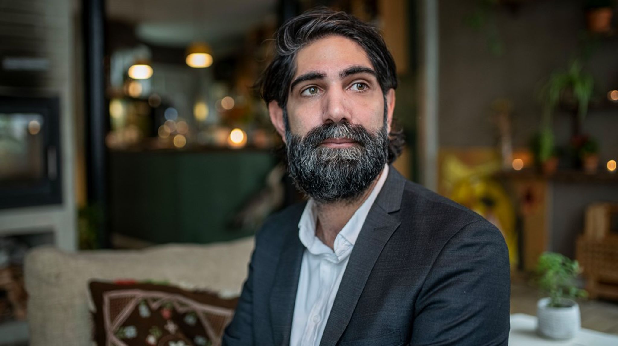 Man kan stramme reglerne for familiesammenføring, forringe vilkårene for international arbejdskraft og mistænkeliggøre store grupper af medborgere uden at frygte en eneste mistet stemme. Ofrene for politikken har nemlig intet våben i den politiske kamp, skriver Nima Zamani.