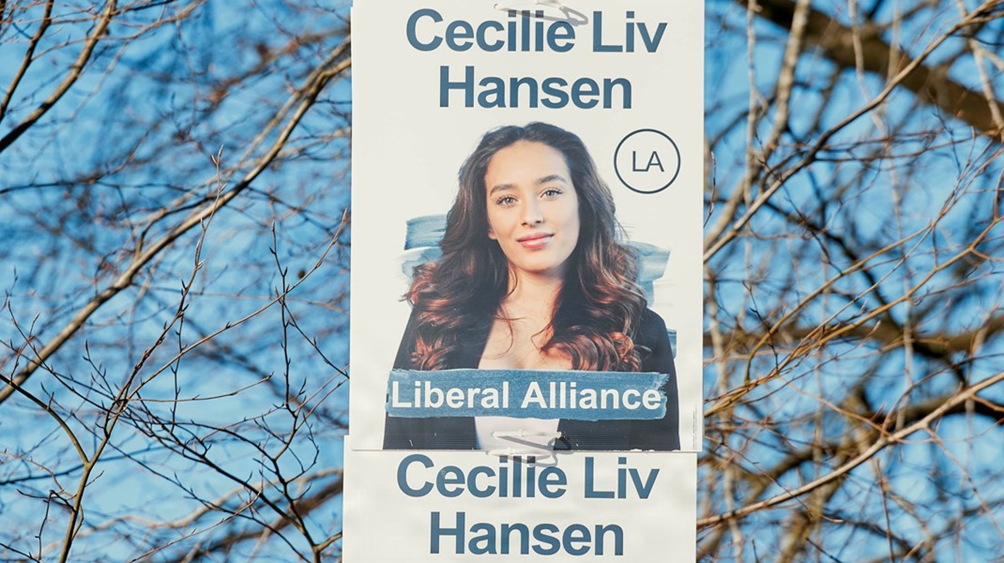 Cecilie Liv Hansen blev få dage efter Folketingsvalget ekskluderet fra Liberal Alliance. Hun var dog ikke den første, få timer tidligere smed Borgernes Parti den nyvalgte Jacob Harris ud af partiet. Esben og Jakob mener, at det viser, hvor svagt blå blok står.