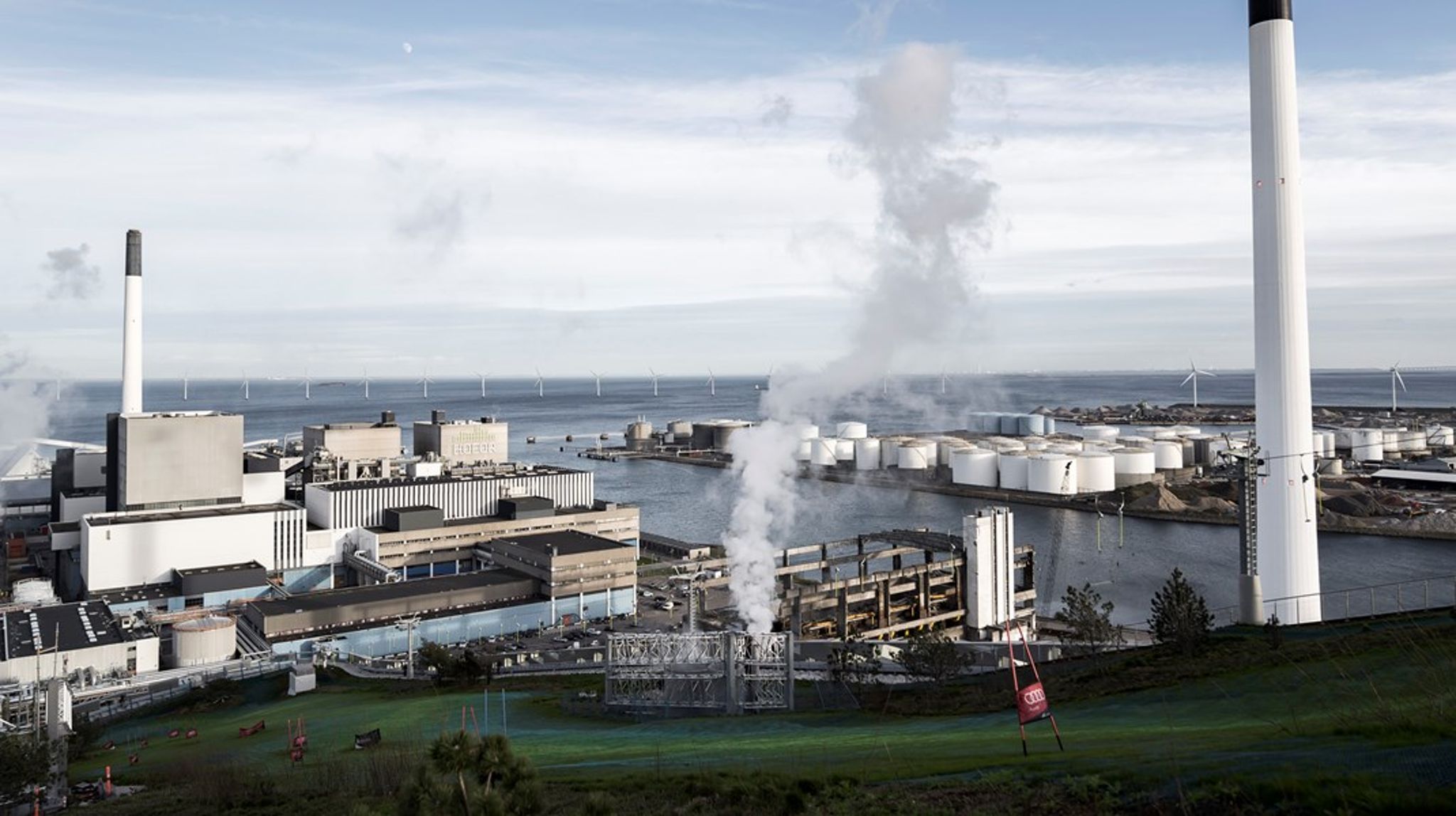 Forsyningssektoren er kritisk infrastruktur, der ligesom hospitaler, veje, jernbaner, MitID og FM-bånd er afgørende for, at Danmark hænger sammen og kan fungere i en krisesituation, skriver Jens Bomann Christensen, Carl-Emil Larsen, Kim Mortensen og Lise Lotte Toft