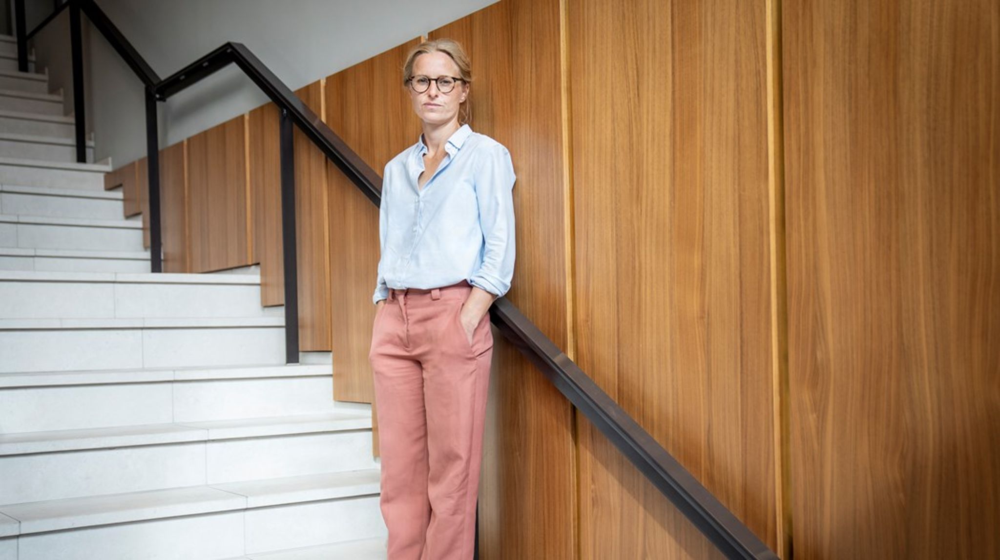 Portrætterne gør det klart, at ledelse i sundhedsvæsenet er givende, udviklende, men også benhårdt for en selv og familien, skriver Ida Donkin.
