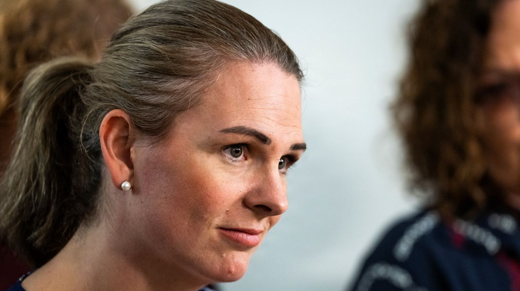 Ministerie har kendt til problemerne med lovbrud i 20 år. Derfor gider formand for Statsrevisorerne Mette Abildgaard ikke høre på flere "bortforklaringer".