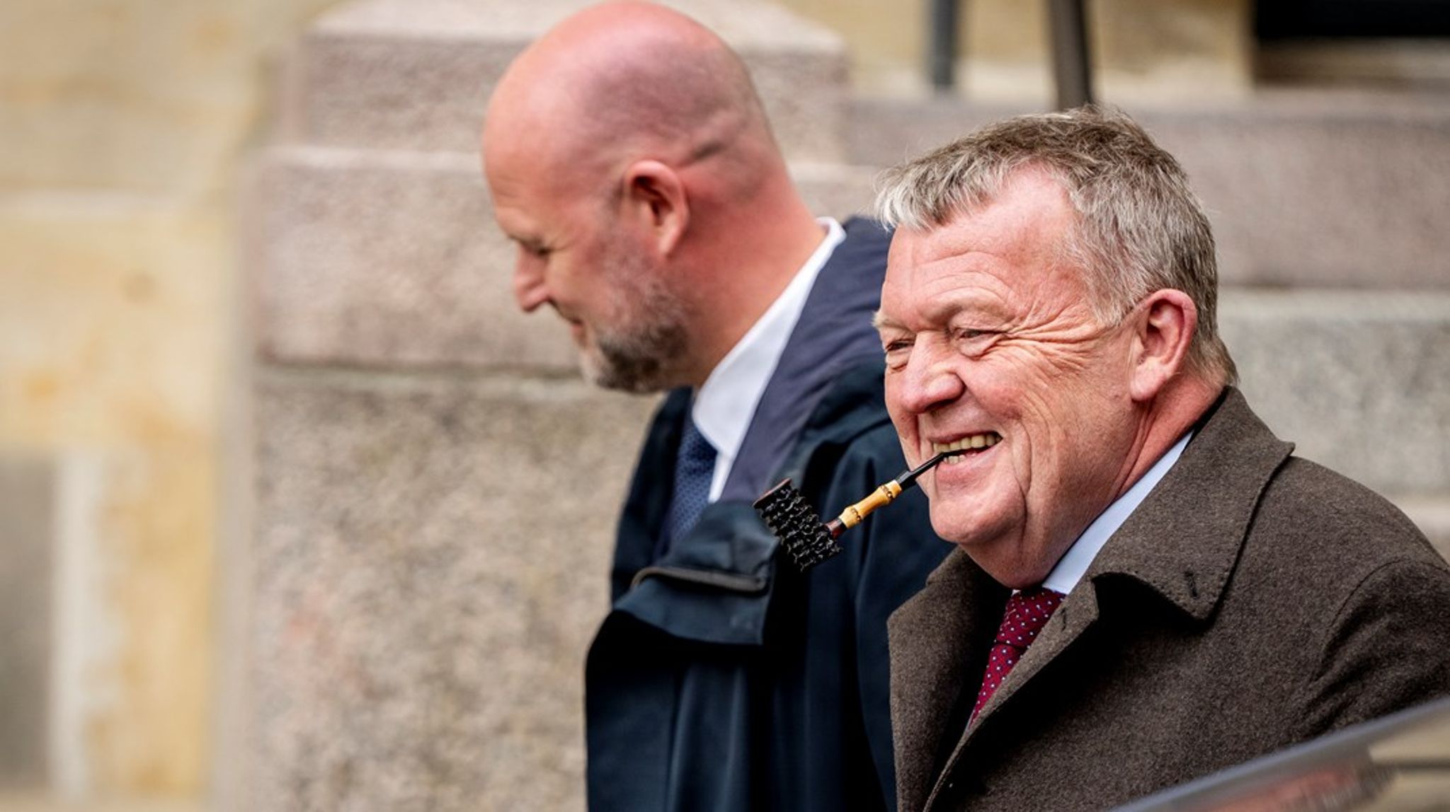 Lars Løkke Rasmussen på vej til møde i Statsministeriet. Forinden havde han krævet, at Mete Frederiksen nu også inviterer V og K til forhandlinger.