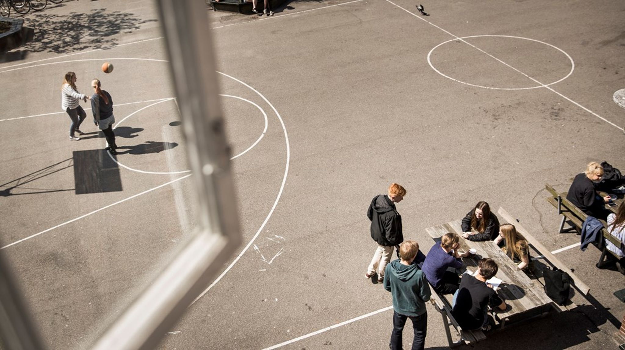 Fritids- og ungdomsklubben er nøglen til fællesskab for mange. Demokratisk dannelse i praksis, leg og kreativitet, venner og mindre ulighed. Men samtidig også et område få politikere interesserer sig for, og som intet har fyldt i valgkampen, skriver en række børne- og ungdomsorganisationer.