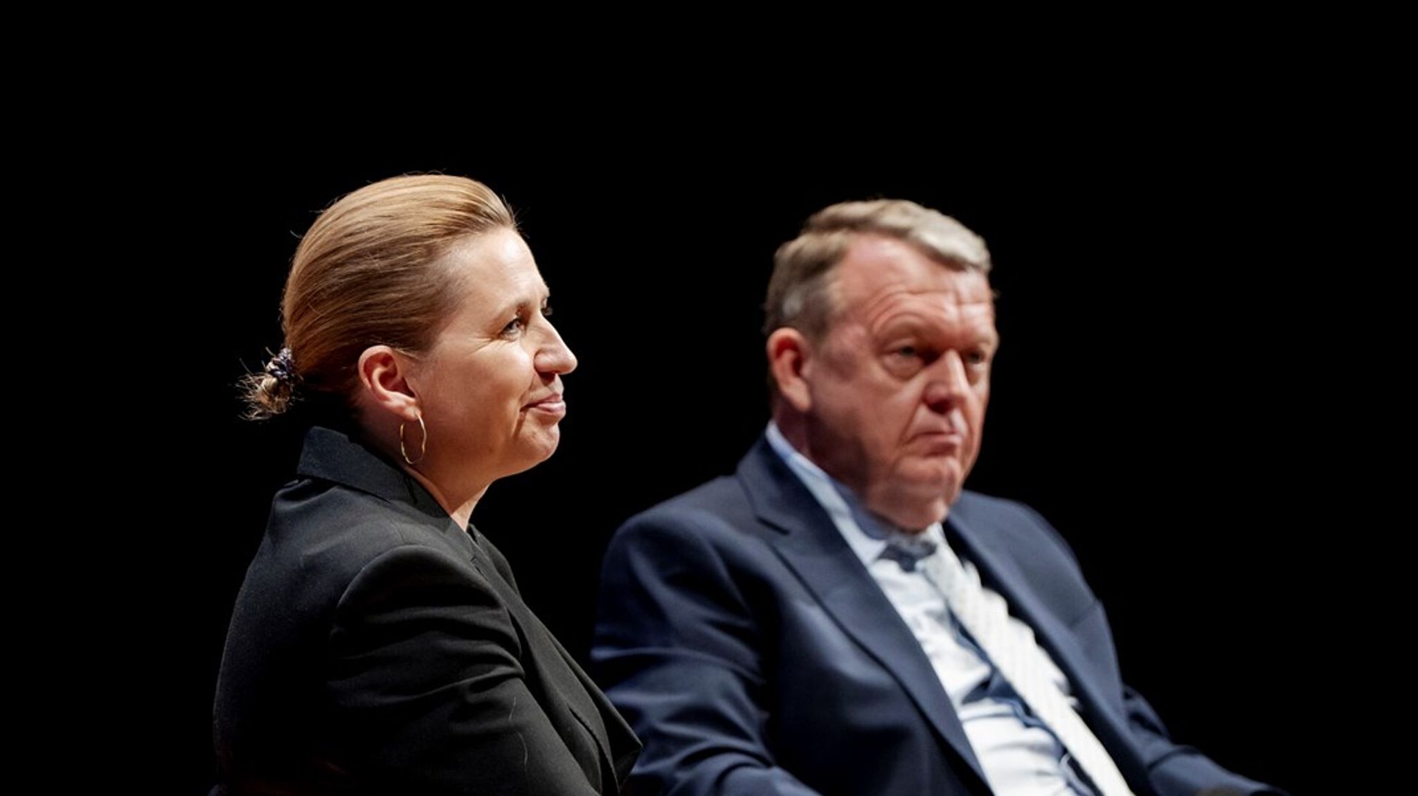 De borgerliges nye møder med Mette Frederiksen er en logisk følge af, at Moderaternes formand, Lars Løkke Rasmussen, ikke agter i første hug at glide i ét med Socialdemokratiet og venstrefløjen og derfor insisterer på, at mulighederne for et bredt regeringssamarbejde skal afsøges, skriver politisk kommentator Helle Ib i en ny analyse.