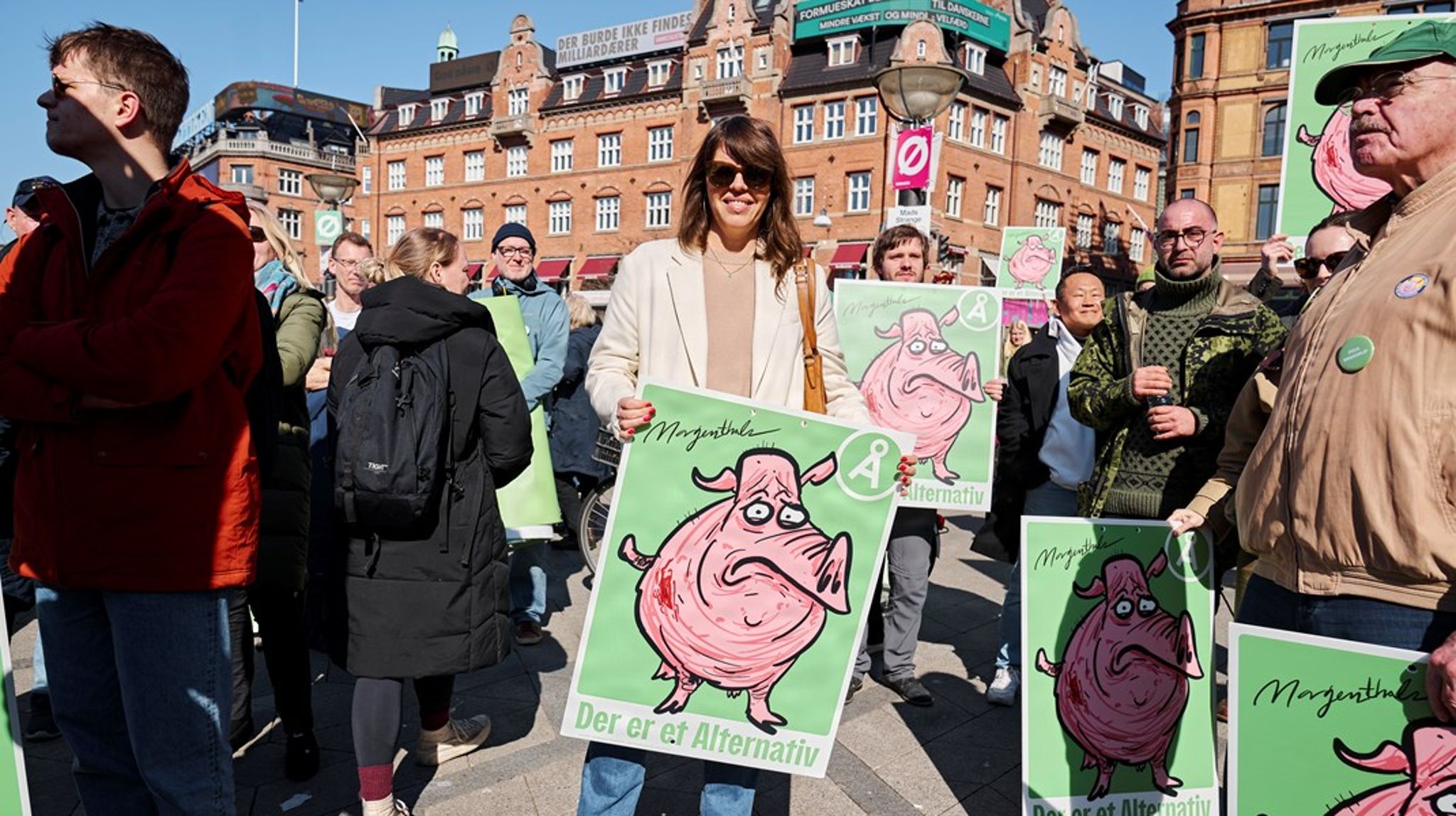 Alternativets politiske leder, Franciska Rosenkilde, til en demonstration under folketingsvalget. Ifølge valgforsker Kasper Møller Hansen har Socialdemokratiets millionkøb af Alternativets EP-stemmer polstret Alternativets opsparing frem mod folketingsvalget. Arkivfoto. 