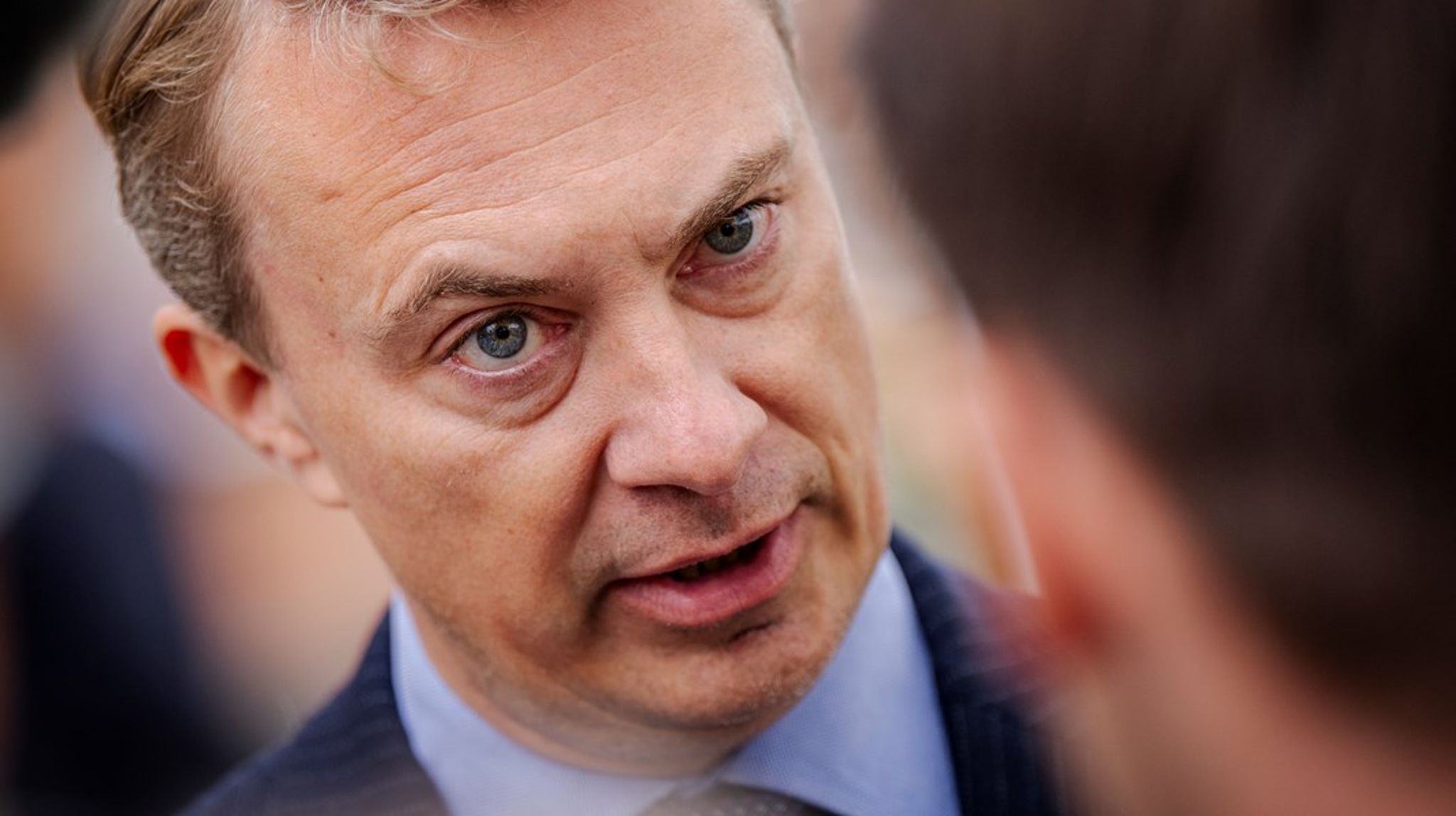 Da valgkampen blev skudt i gang, præsenterede Morten Messerschmidt sin genkendelige kampagne med en rørende klarhed i stemmen: Danmark har brug for en strammere udlændingepolitik, flere hjemsendelser og større tryghed. Rejs hjem, skriver&nbsp;Monica Ghafuri.