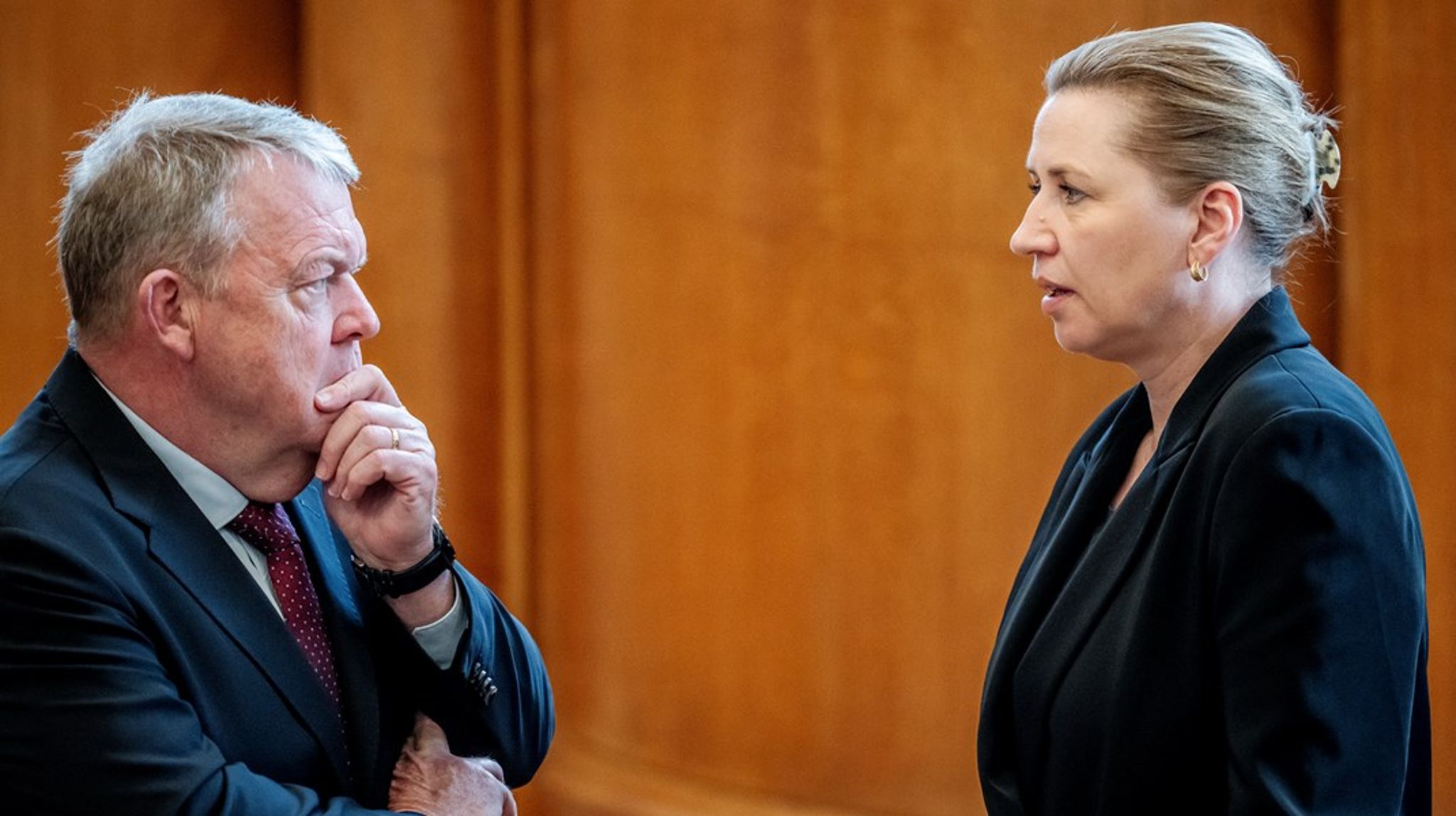 Flere medier har de seneste dage beskrevet regeringsforhandlingerne som en "stirrekonkurrence" mellem Mette Frederiksen (S) og Lars Løkke Rasmussen (M). Den konkurrence er ikke slut endnu, men onsdag lød det, at en landingsbane er ved at blive lagt i pensionsspørgsmålet.