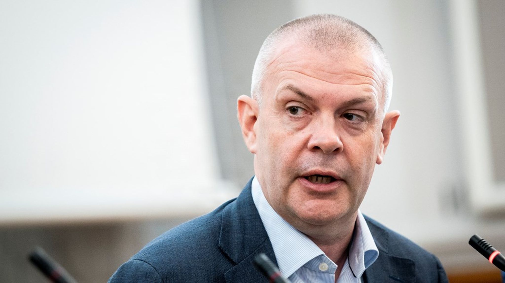 Corydon risikerer, at hans mange flotte ord i den nye strategi reduceres til ordskvalder, fordi virkeliggørelsen af dem lader vente så længe på sig, skriver Niels Frid-Nielsen.<br>