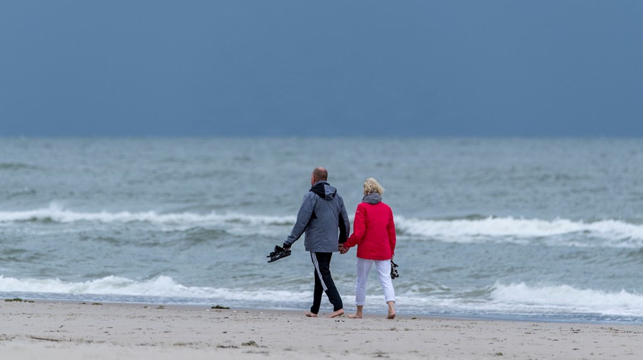 Danmark halter efter, når det gælder levealder. Vi er blandt dem i Nordeuropa med færrest sunde leveår, og vi indtager en kedelig førsteplads i EU, hvad angår kræftforekomst, skriver fem aktører.