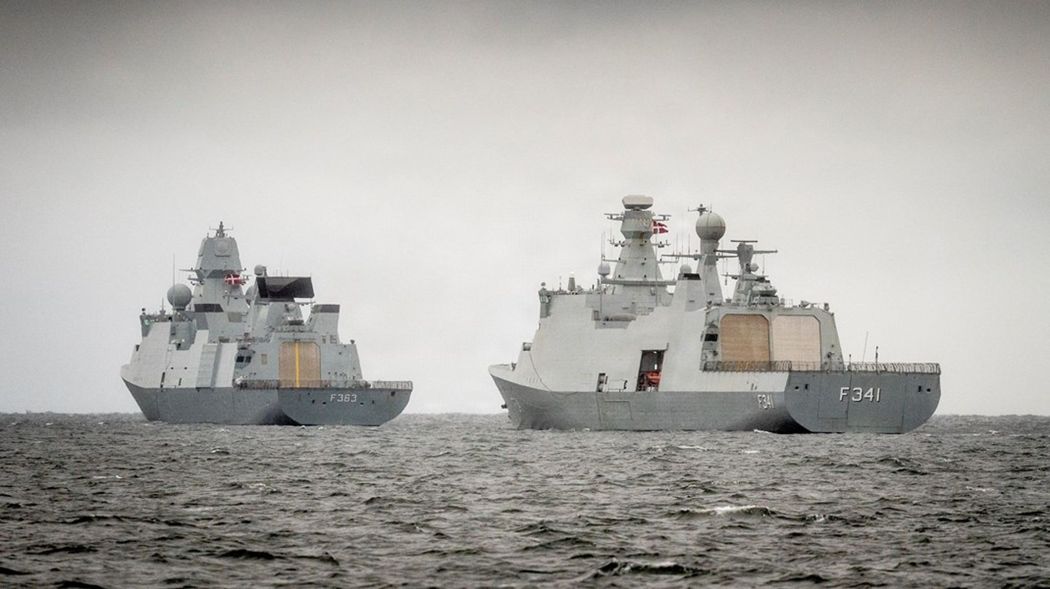 Danmark sidder ved indsejlingen til en af verdens mest strategisk vigtige vandveje – en position, der kræver synlig maritim kapacitet, ikke kun i krig, men hver eneste dag,&nbsp;skriver Lasse Krabbesmark.