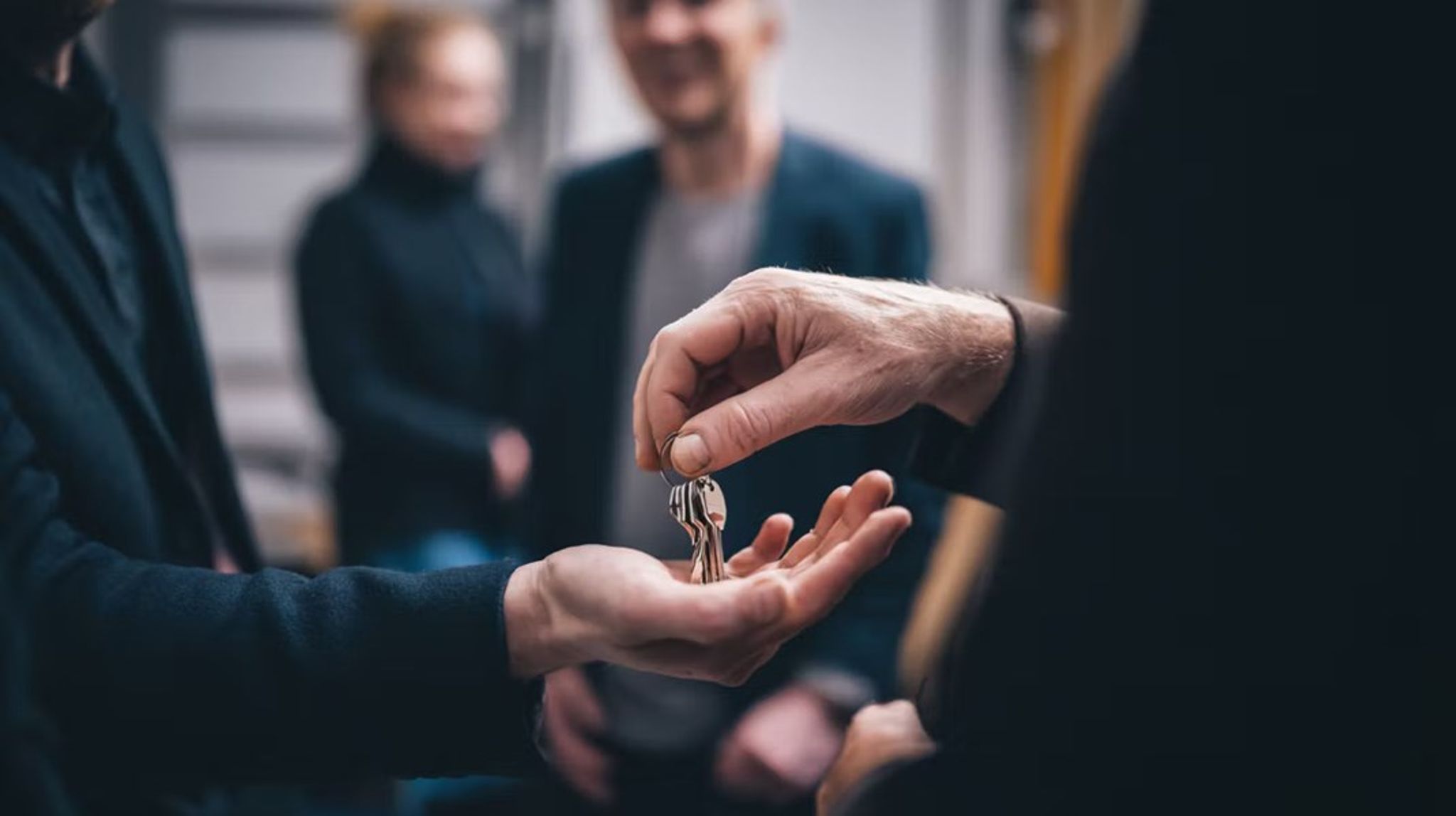 &nbsp;Rådgiverne står med nøglen til at åbne dørene til at sikre en bølge af nye medarbejderejede virksomheder i Danmark, skriver&nbsp;Anne Seiersen &amp; Jens Jonatan Steen.
