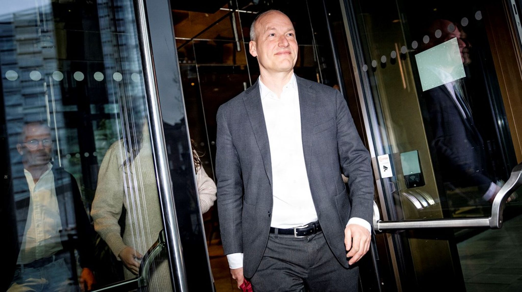 Enhedslisten var til det første og eneste møde med kongelig undersøger Troels Lund Poulsen (V) mandag 11. maj. Hvis forhandlingerne bryder sammen, og Pelle Dragsteds parti igen får en rolle i forhandlingerne om en rød-lilla regering, er det uklart hvilken rolle, partiets hovedbestyrelse vil spille.