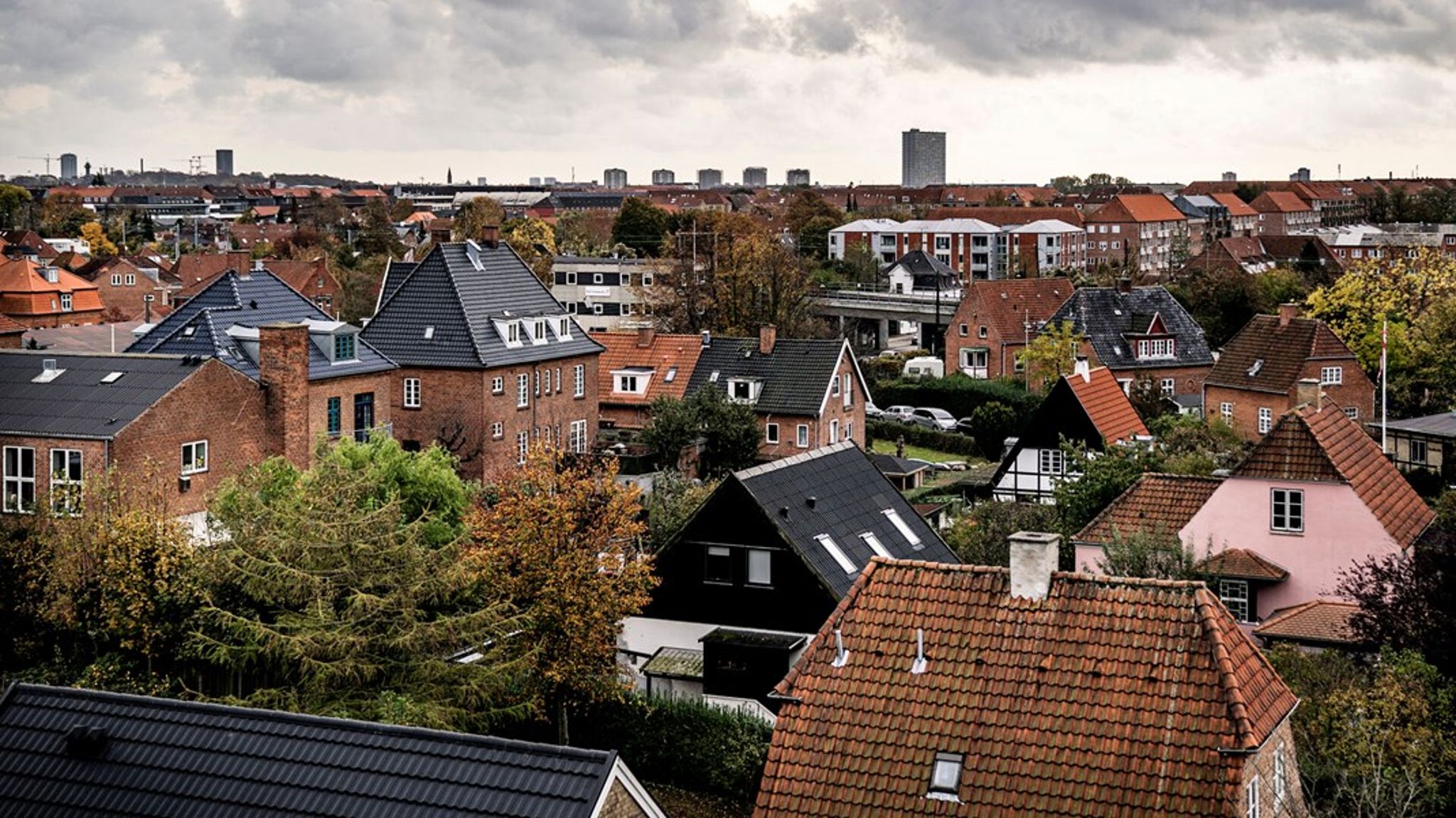 Brønshøj-Husum er et af de områder, hvor der er mulighed for at bygge højere og tættere, skriver&nbsp;Kristine Ammitzbøll-Bille (R), Signe Bøgevald Nielsen (LA) og Luna Solhave (V).