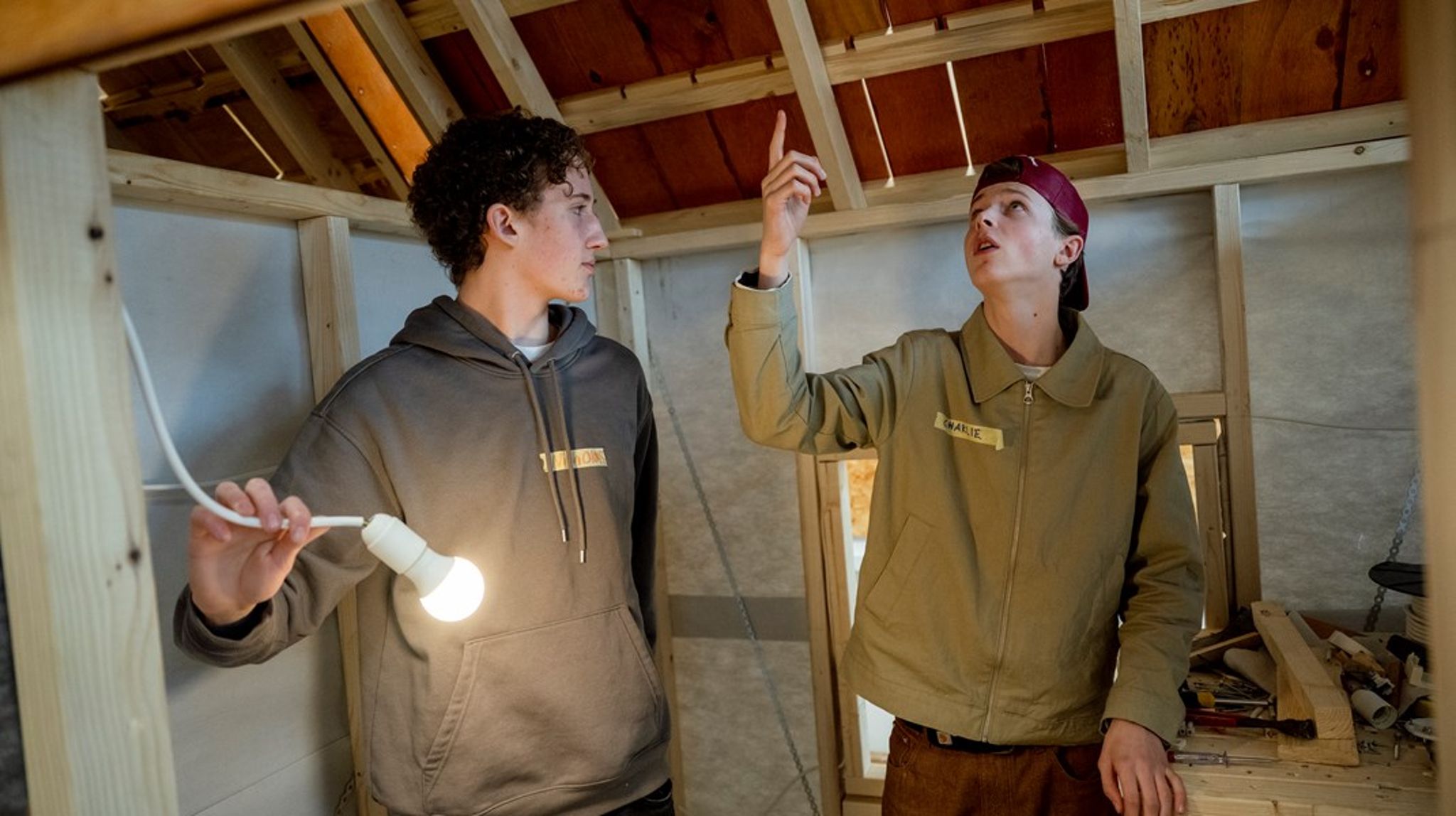 <span>Analysen viser, at elever på hhx og htx i højere grad løfter deres karaktergennemsnit sammenlignet med grundskolen end stx-elever. <br><br></span>