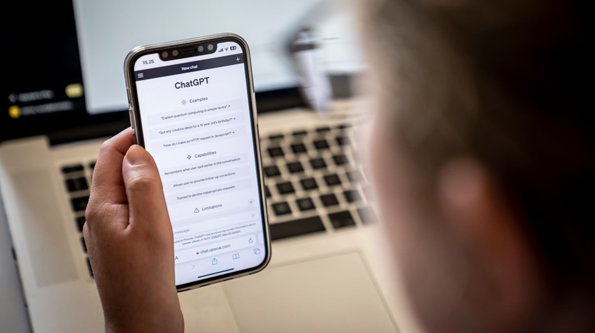 Vi skal huske, at AI kan lide velforberedte data og logiske systemer, men menneskenes verden er fuld af nødvendige irrationelle beslutninger, skriver Grit Munk.