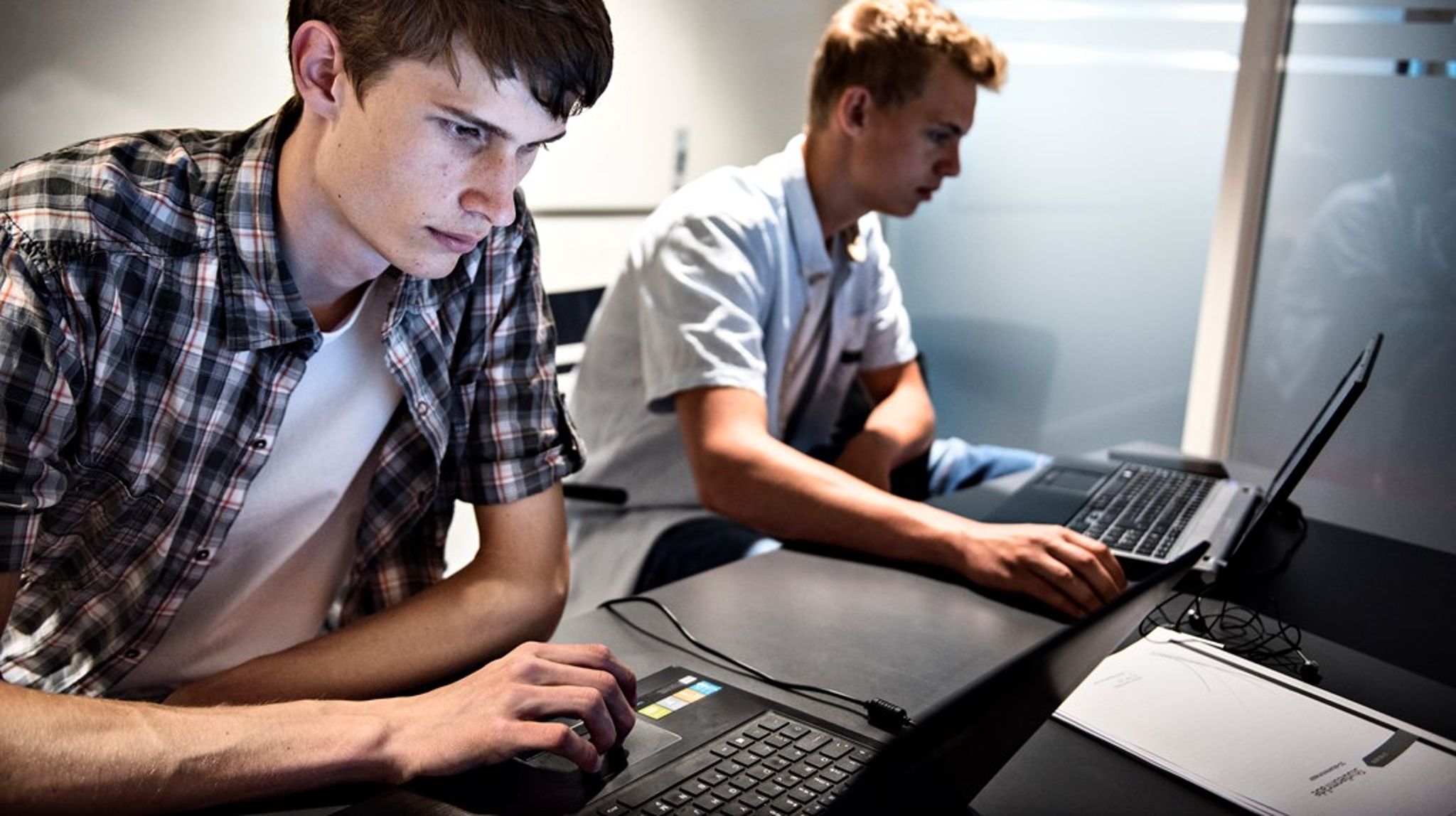 Omkalfatringen af uddannelsessektoren skaber usikkerhed for de studerende, og for censorerne, omkring de aktuelle regler for brugen af kunstig intelligens, mener formanden for Censorforeningen.