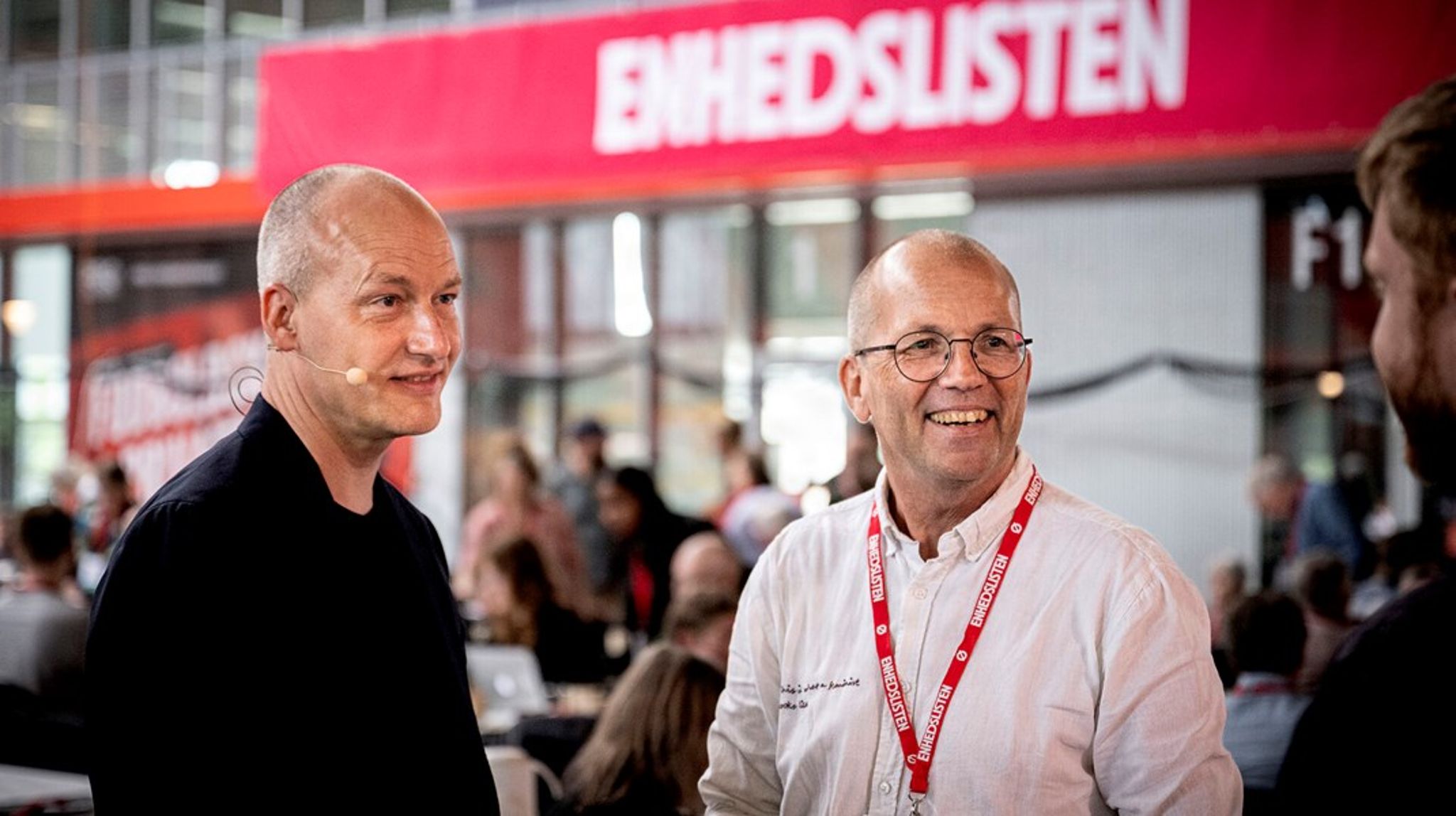 <span>Foto: Pelle Dagsted kan være tilfreds efter Enhedslisten årsmøde i Valby. Her står han sammen med gruppeformand Peder Hvelplund.<br>Nils Meilvang/Ritzau Scanpix</span>