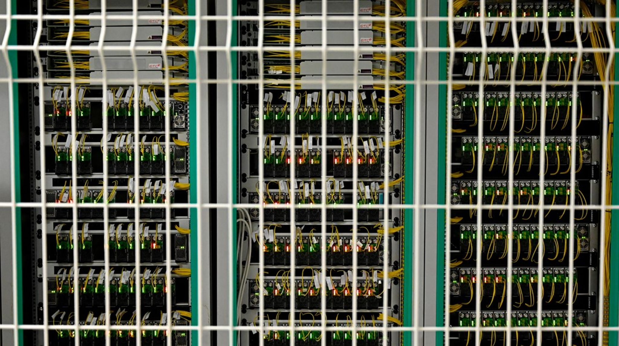 Debatten om datacentre skal være mere balanceret, skriver Mikael Ekman.