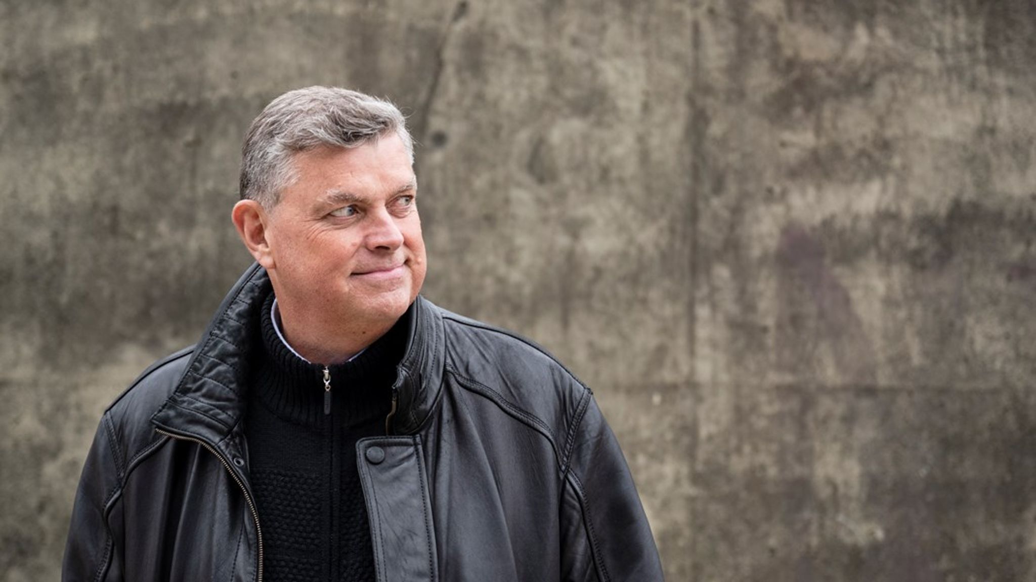 ”Det ville være en katastrofe for ytringsfriheden og demokratiet, og ikke mindst den kunstneriske frihed, hvis man realiserer det, som DF's ordfører foreslår,” siger Mogens Jensen.
