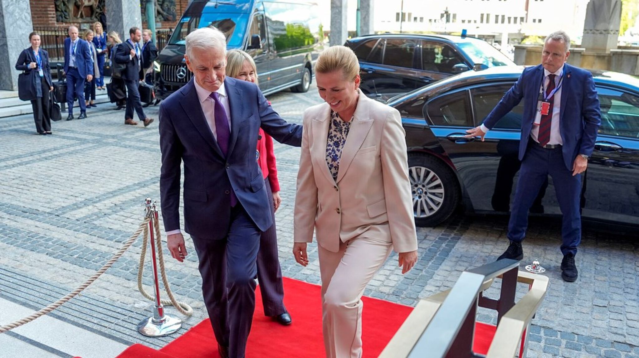 "Mette Frederiksen skal lynhurtigt få sat sig på en SAS-flyver til Gardermoen," mener Ceri-direktør Peter Mogensen.