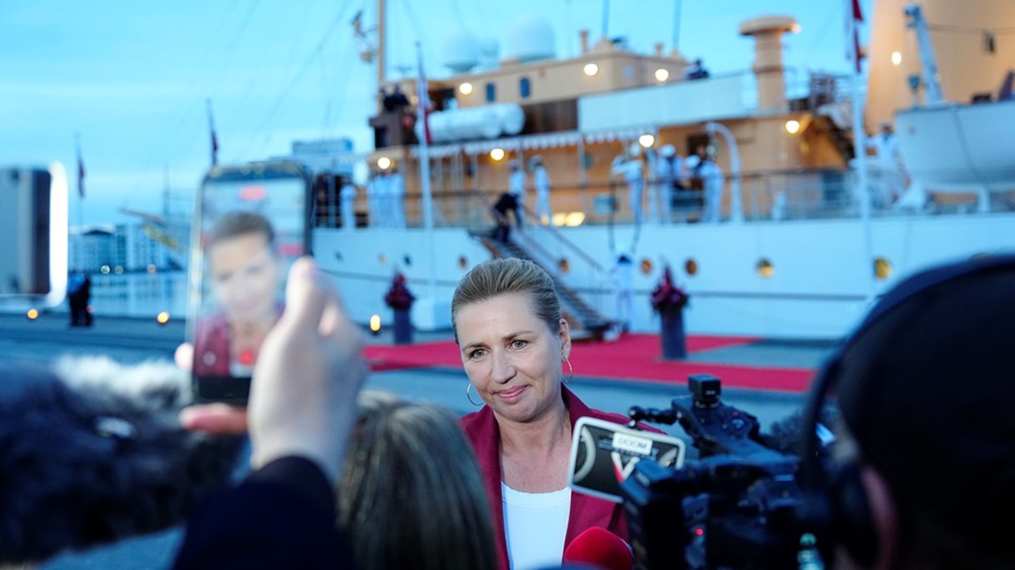 Mette Frederiksen står som vinder af de lange regeringsforhandlinger, vurderer Erik Holstein.
