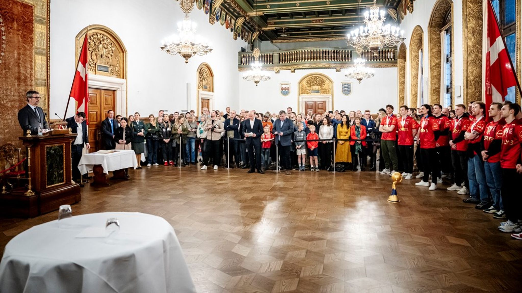 Danske Taler har til formål at indsamle historiske og aktuelle taler og stille dem til rådighed for offentligheden.