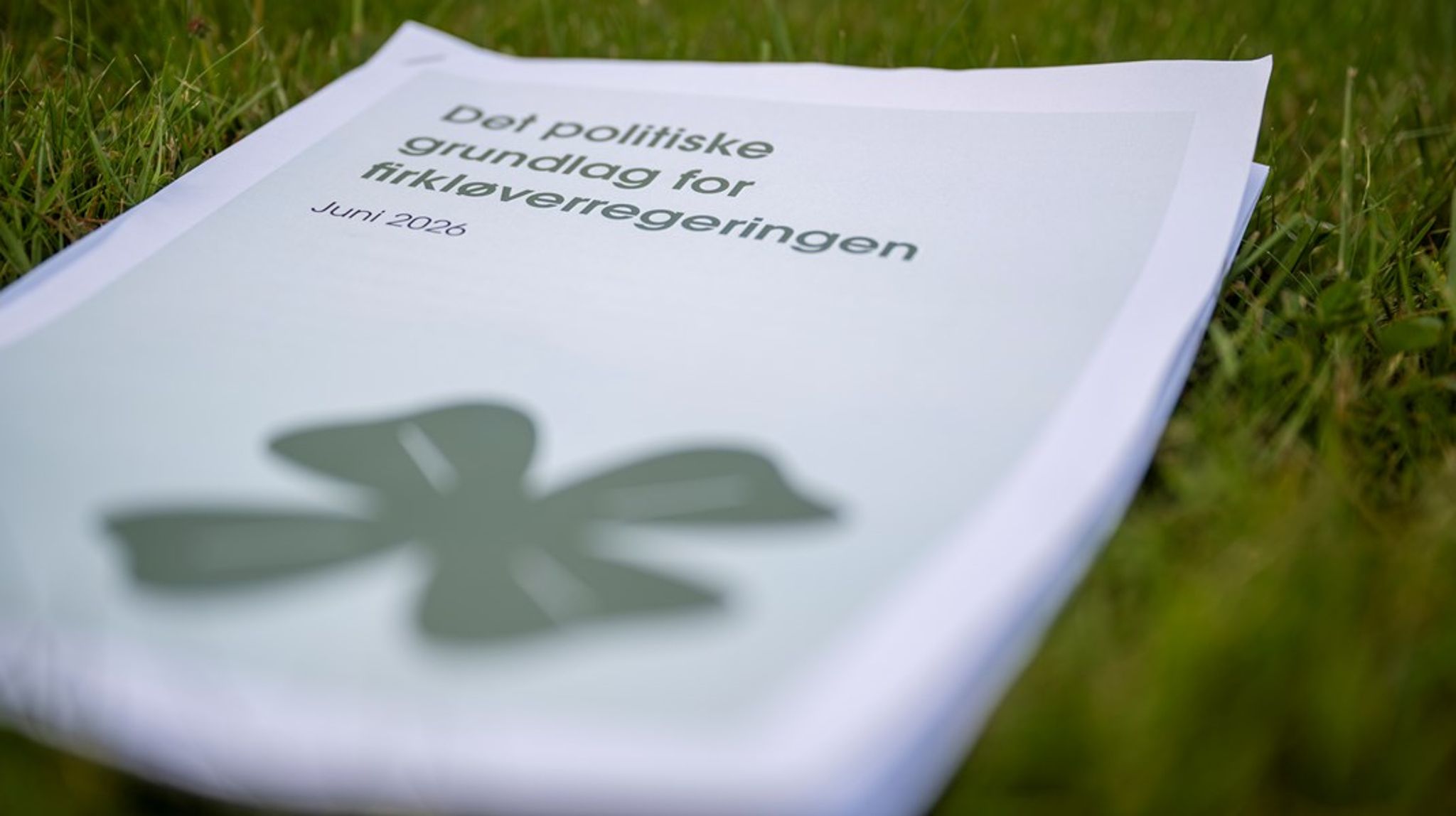 Regeringen vil skaffe flere hænder i ældreplejen og have en ny demenshandleplan.