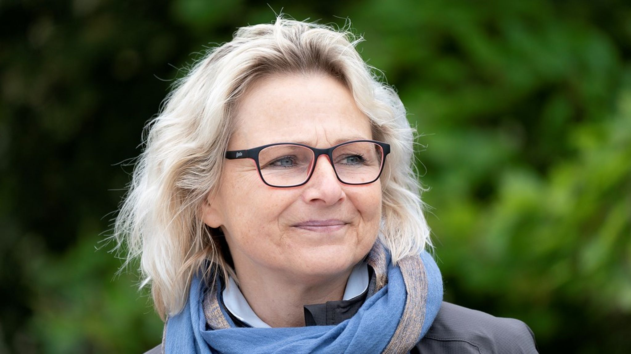 For første gang har Danmark også fået en minister for natur og dyrevelfærd. Altså en minister, der har til opgave at sætte naturen og dyrene over erhvervsinteresser. Det er et historisk nybrud, skriver Britta Riis. <br>