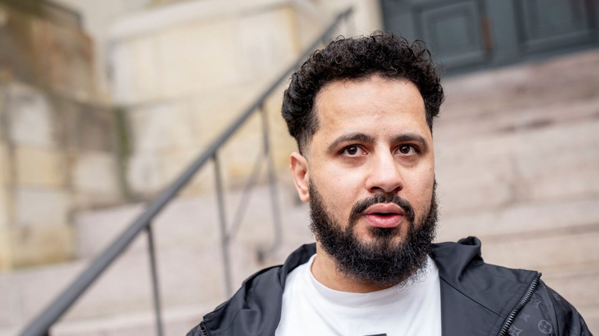 Marcus Rubins bog, 'Presset – Retsstaten i populismens tid', er fuld af eksempler fra den virkelige verden, herunder sagerne vedrørende Jes Dorph-Petersen, Ahmed Samsam og Lars Findsen, skriver Nima Zamani.