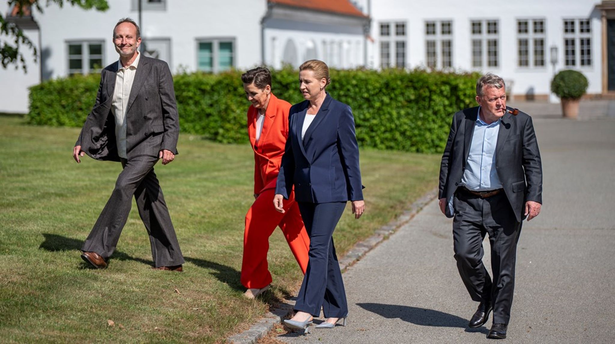 De fire partiledere i den nye regering - Martin Lidegaard (R), Pia Olsen Dyhr (SF), Mette Frederiksen (S) og Lars Løkke Rasmussen (M) - er enige om, at EU er Danmarks vigtigste udenrigspolitiske platform.