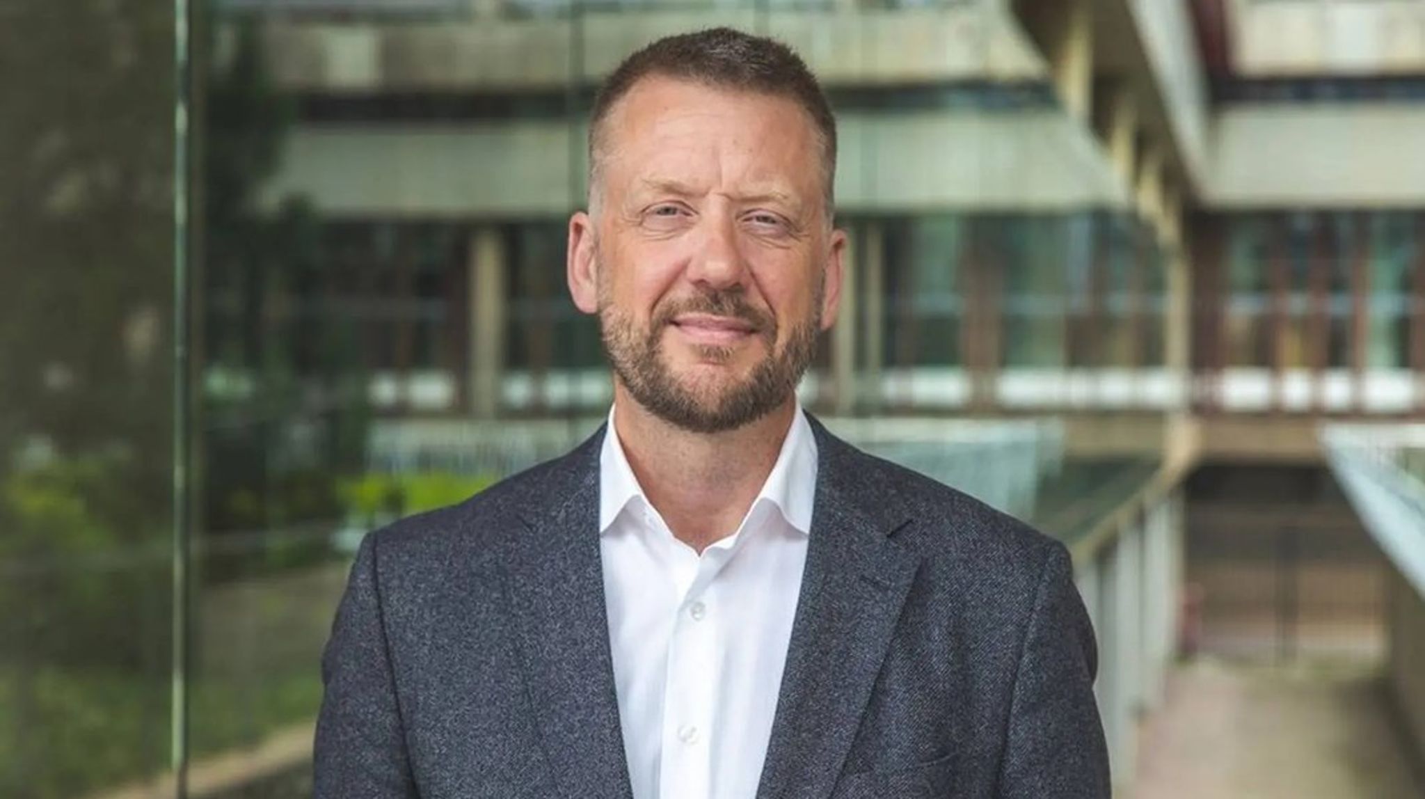 Rolf Nielsen er ny administerende direktør for Molslinjen. Han kommer fra en stilling som&nbsp;driftsdirektør i hollandske Hanseatic Global Terminals i Rotterdam.