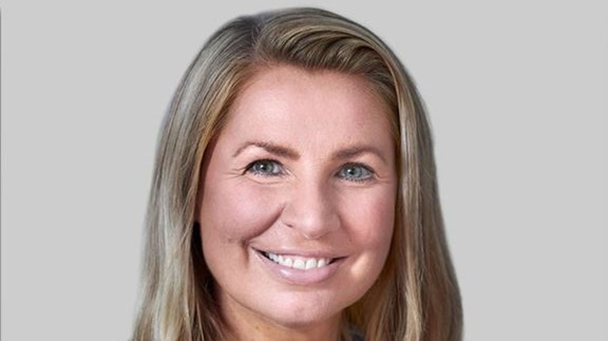 Charlotte Vaarst Andersen kommer fra en ansættelse hos Finansforbundet, hvor hun har været i mere end fire år. Her var hun teamleder for hvervning. Inden da kunne hun i syv år kalde Djøf sin arbejdsplads.
