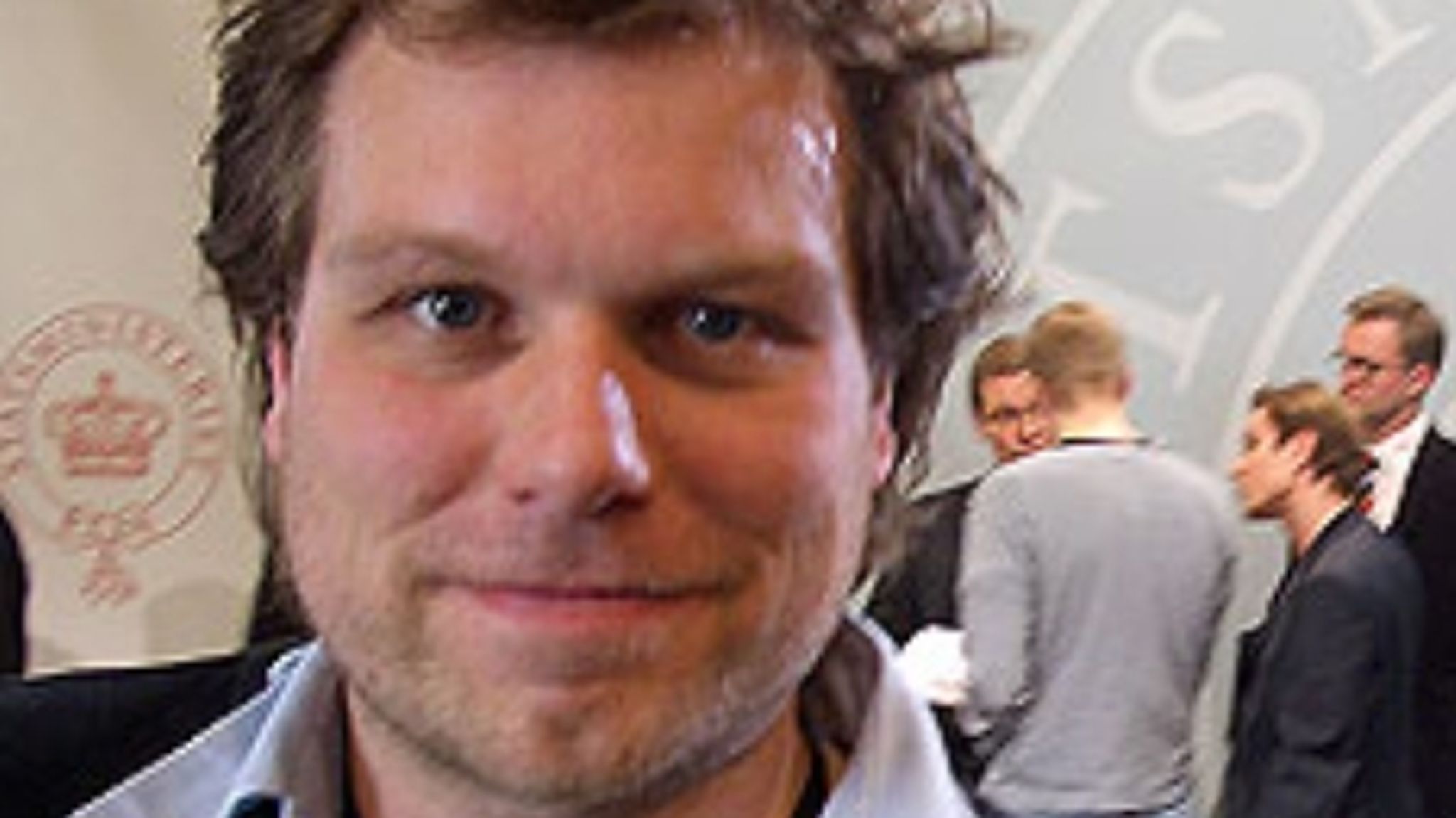 Venstre er ved at stige ned på et kommunikationsniveau på højde med sine konkurrenter, skriver ekspert i politisk kommunikation Rasmus Jønsson i en ny analyse til Altinget.