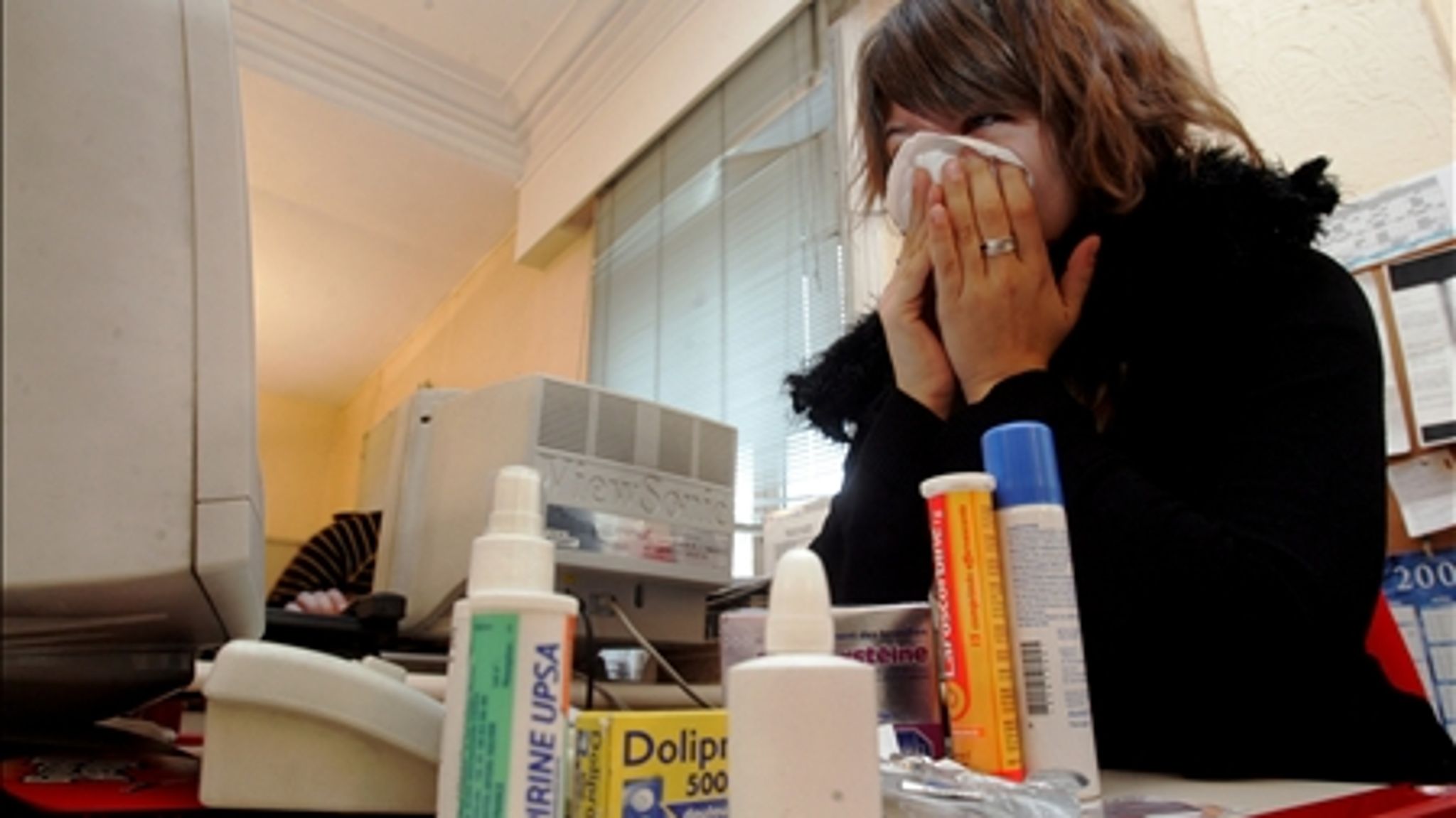 De ansatte i ministerierne har få sygedage, og om det skyldes, at de møder på arbejde med kleenex og aspirin fremgår ikke af statistikkerne.