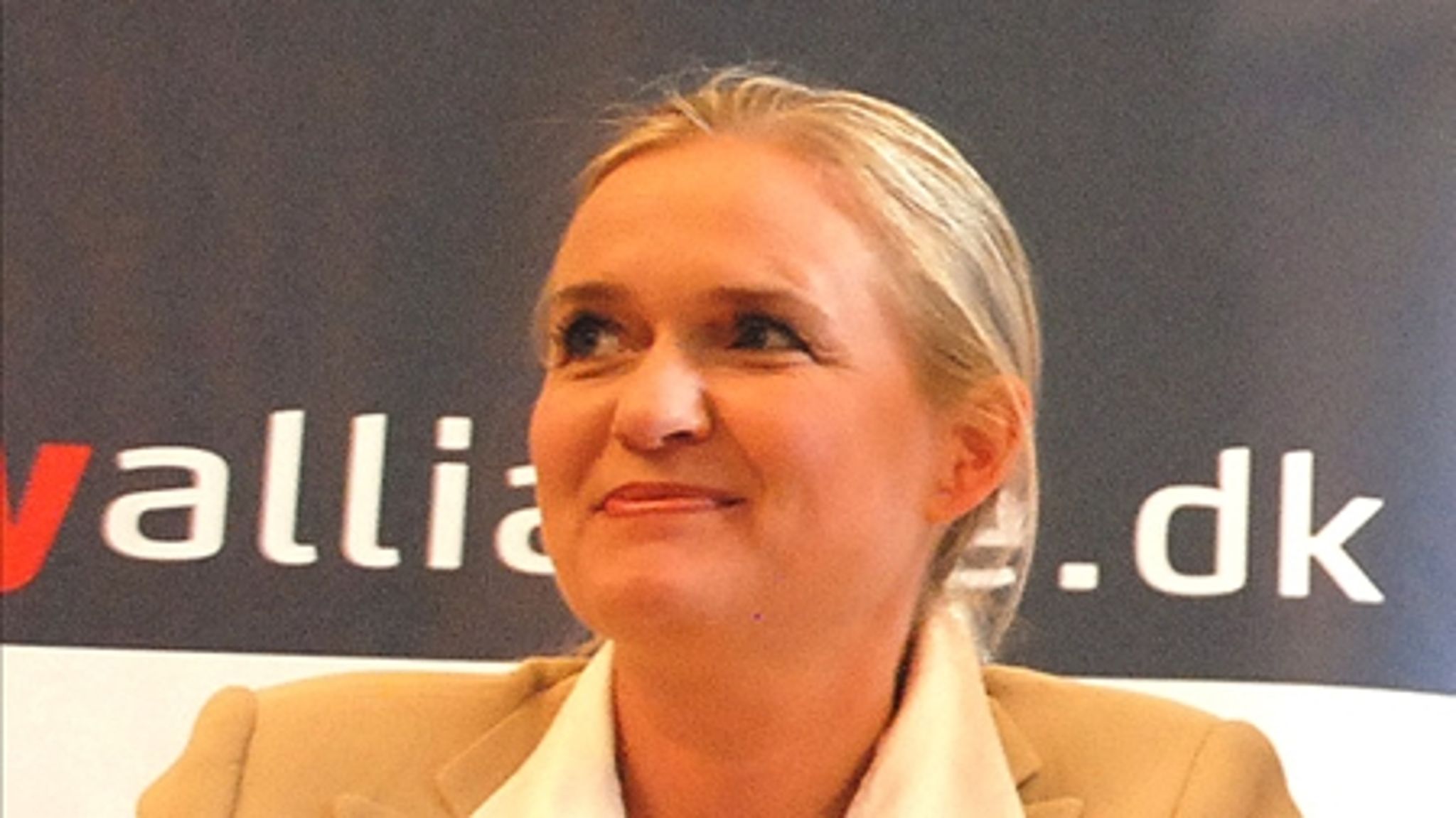 Gitte Seeberg er et sandt kup for Ny Alliance.
Hun har en stærk udstråling, og kan tiltrække vælgere fra regeringspartierne. Det politisk interessante er, om Khader og Seeberg på sigt kommer i clinch om værdipolitikken.