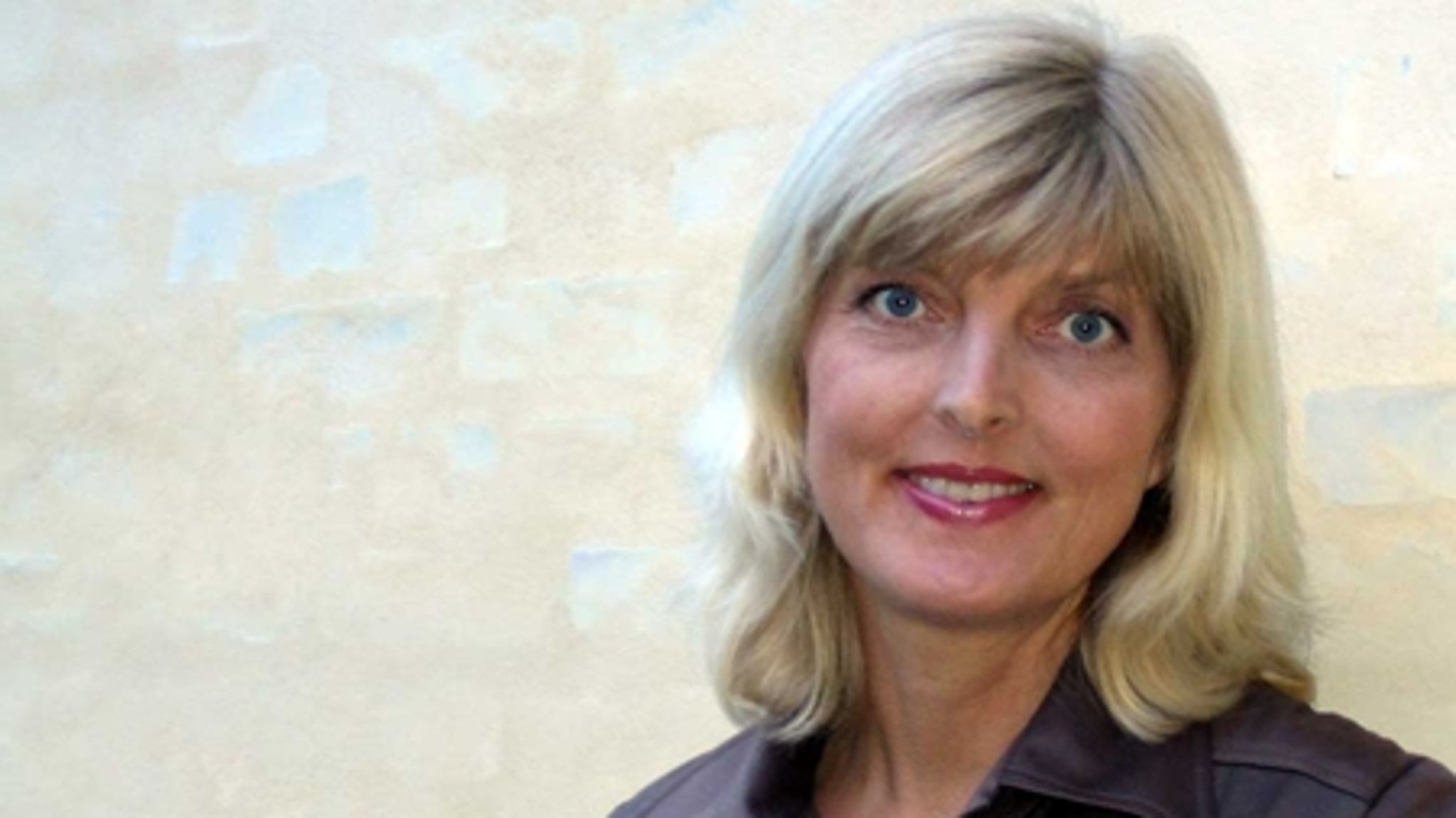 Koordinator i "6 om dagen" Susanne Tøttenborg glæder sig over et nyt pilotprojekt, der skal få børnene til at spise mere frugt i skolen. Fællesspisning er nemlig det eneste, der virker, skriver hun.