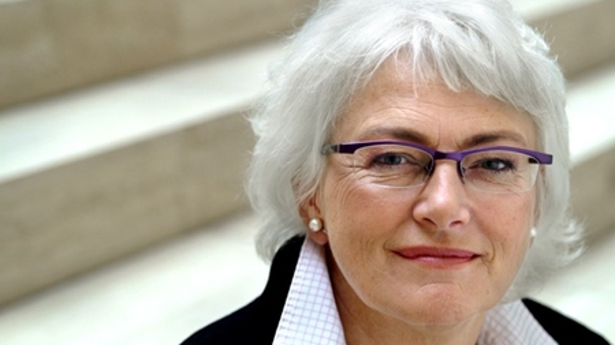 EU's landbrugskommissær Mariann Fischer Boel mener, detailhandlen vil skrue ekstra op for avancen og dermed forbrugerpriserne, fordi verdensmarkedspriserne på korn og mælk stiger.