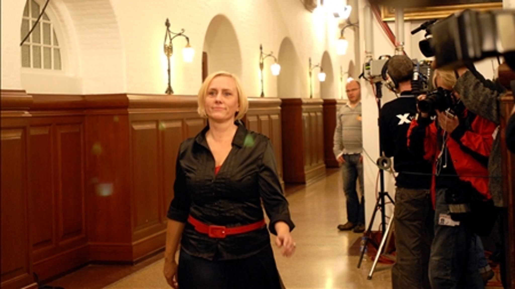 KD's formand Bodil Kornbek på vej til partilederrunden efter valgslaget 2007. Hun fik kun 768 personlige stemmer i København, mens Tove Videbæk, der tabte formandsopgøret, fik 7.115 personlige stemmer i Vestjylland.