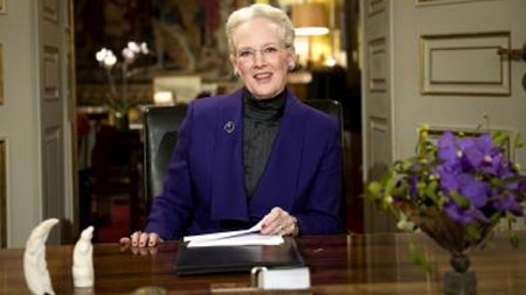 "Man kan godt sige tak for det, man får, selvom man har ret til at få det. At yde med et smil og tage imod med et "tak!" Det får så meget til at glide lettere," sagde dronning Margrethe i sin nytårstale ved indgangen til 2009.