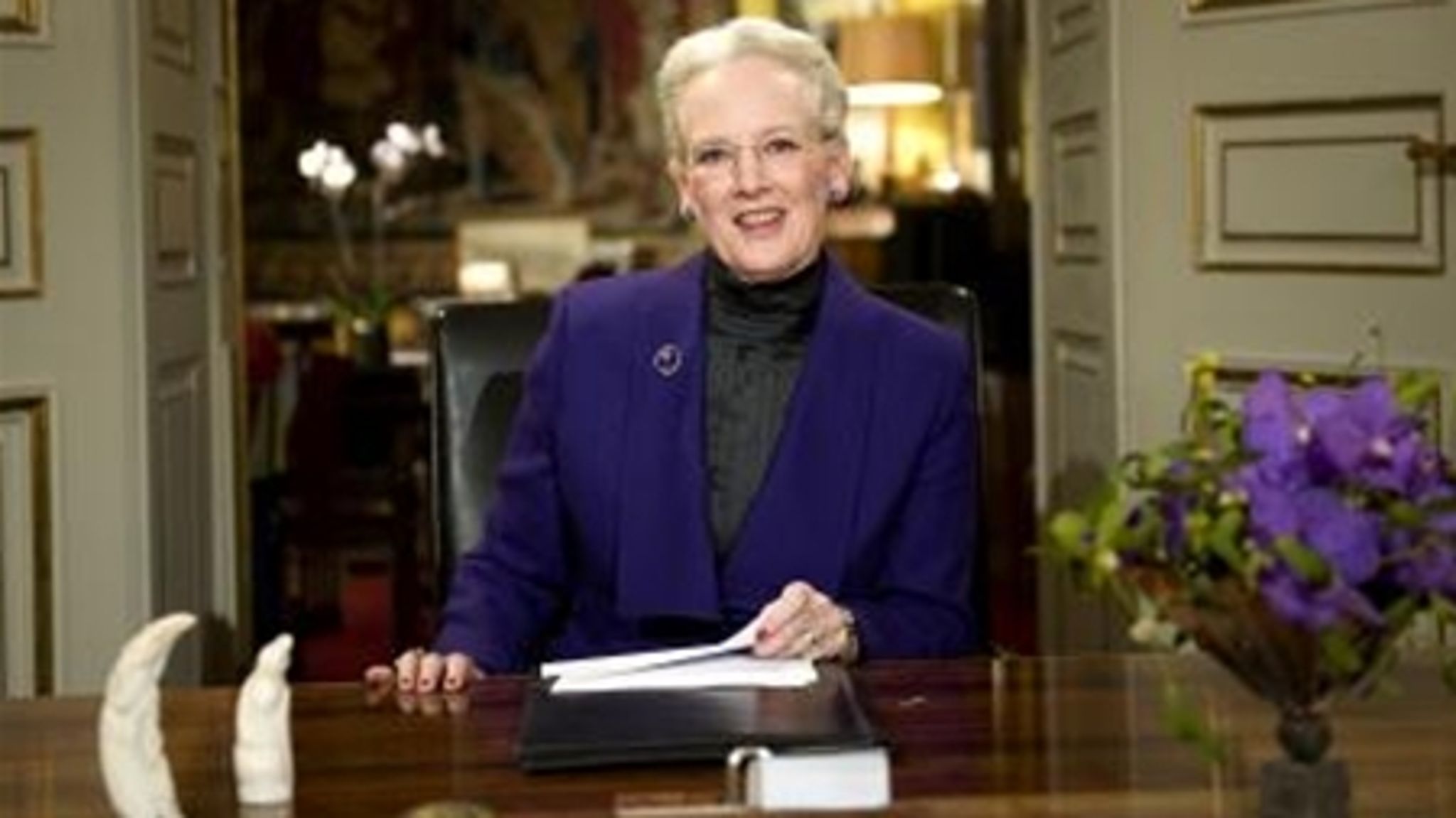 "Man kan godt sige tak for det, man får, selvom man har ret til at få det. At yde med et smil og tage imod med et "tak!" Det får så meget til at glide lettere," sagde dronning Margrethe i sin nytårtale ved indgangen til 2009.