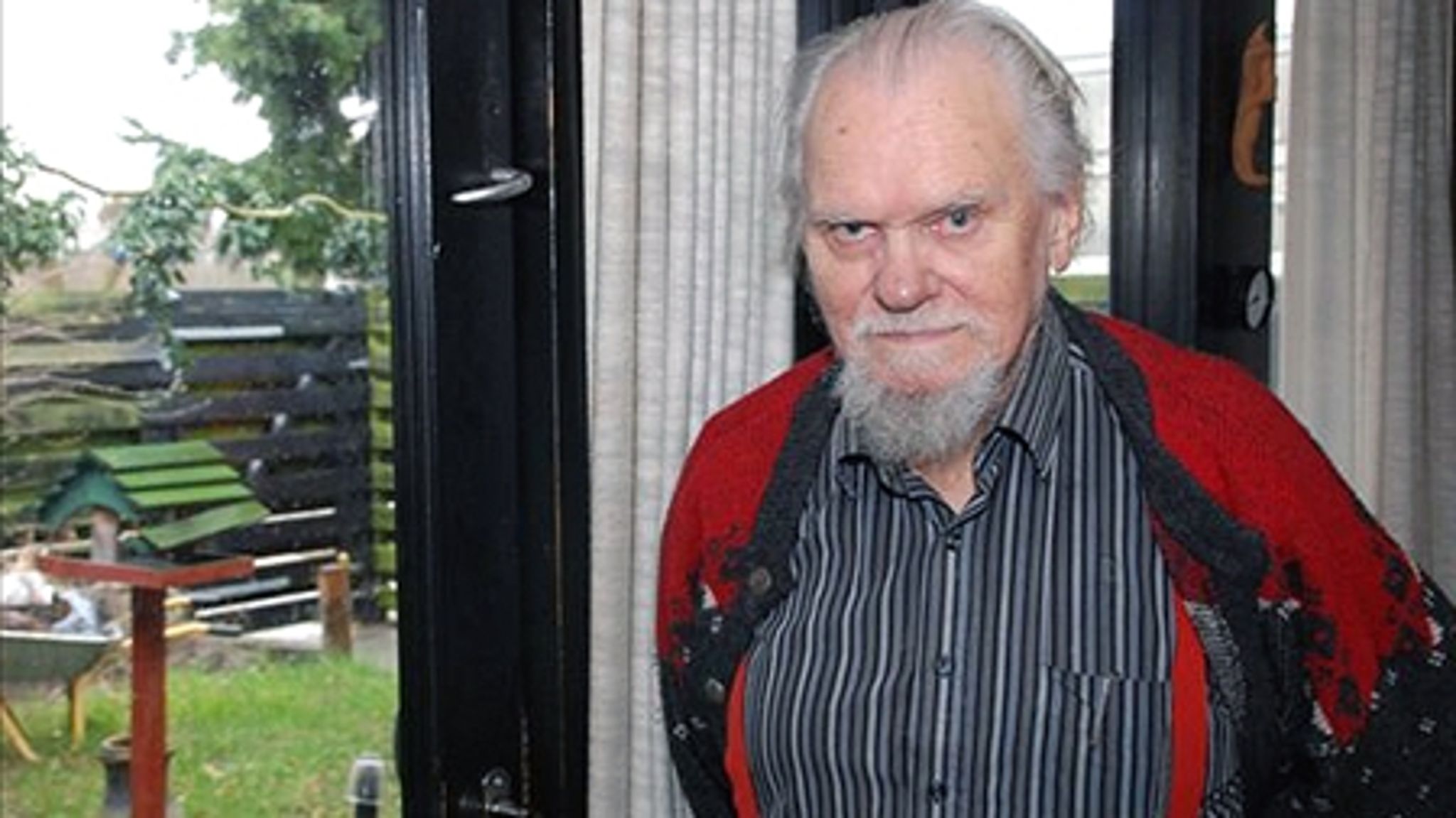 SF's tidligere formand Gert Petersen døde tidligt nytårsmorgen, 81 år gammel. Hér fotograferet hjemme i Albertslund i fin form i marts 2008, hvor han stadig var klar til et godt slag politisk diskussion.