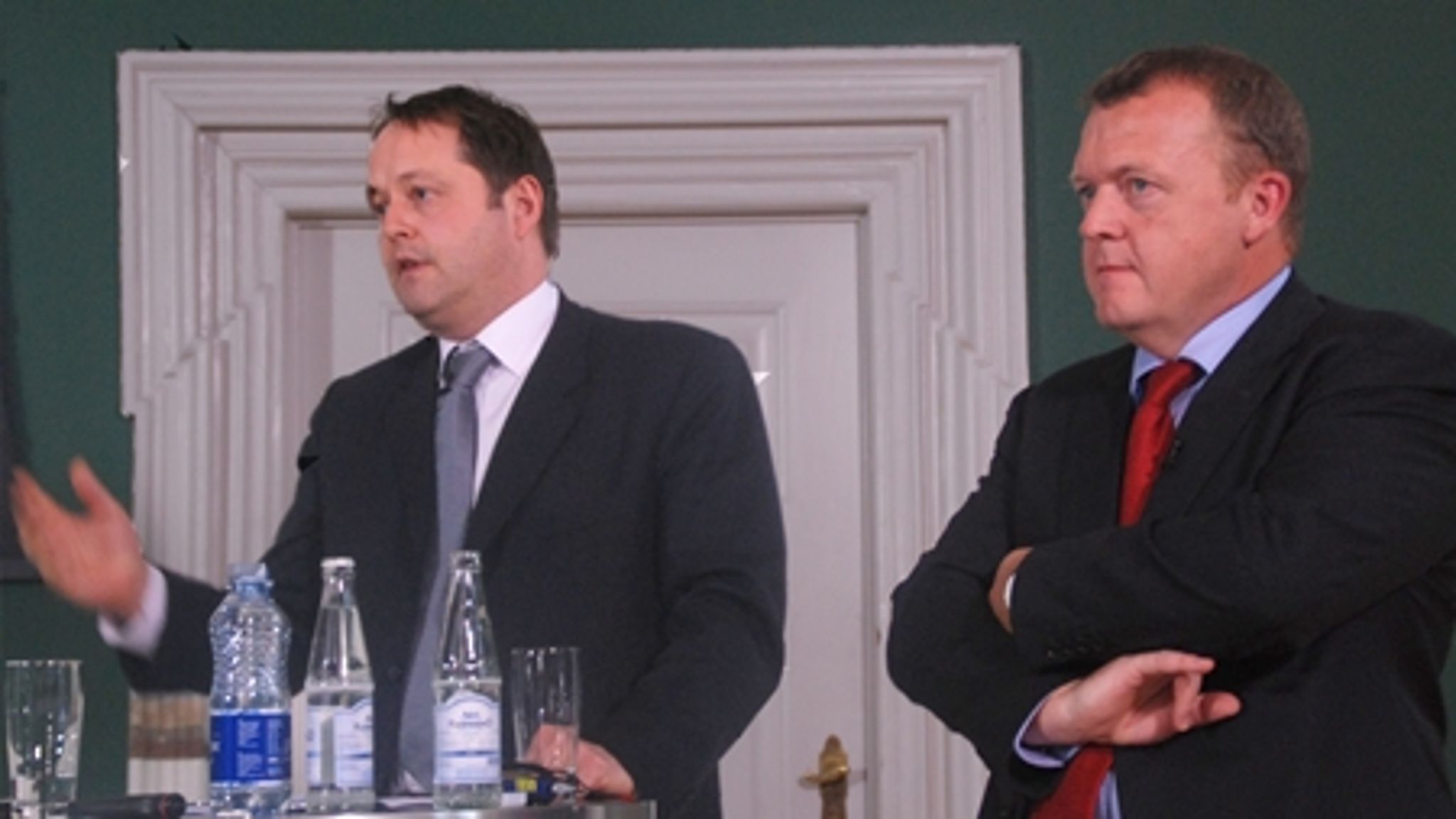 Sundhedsminister Jakob Axel Nielsen (K) og finansminister Lars Løkke Rasmussen (V) fremlagde sammen regeringens mia.-tildelinger til sygehusene i Finansministeriet.