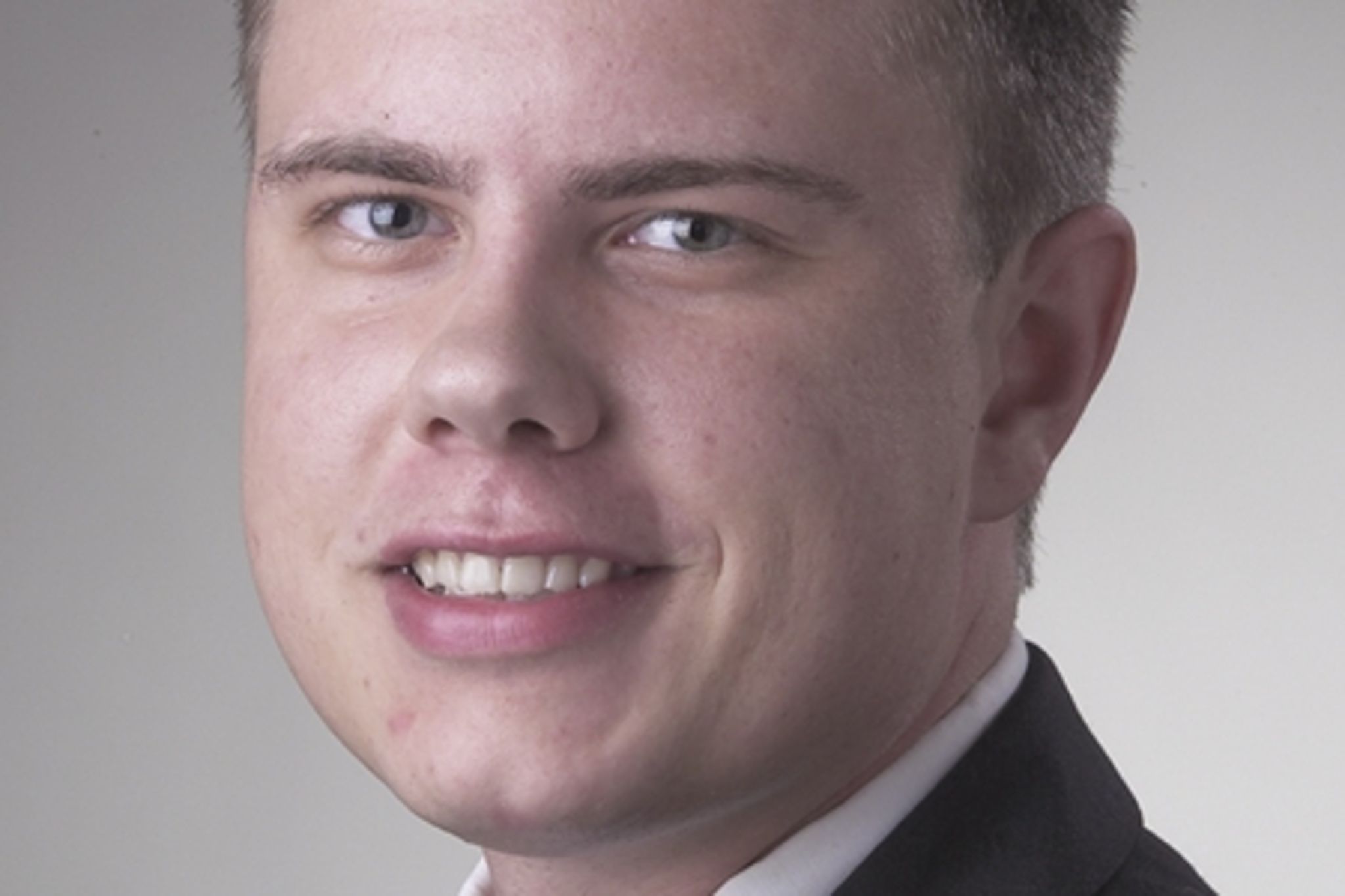 Martin Henriksen, DF's uddannelsesordfører, mener, at Bertel Haarder sender forvirrende signaler om regeringens politik til dygtige elever.