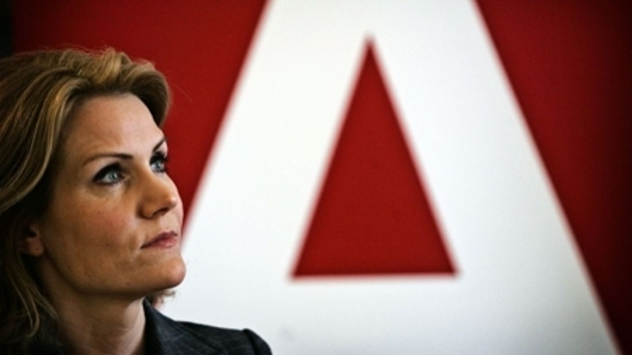 Helle Thorning-Schmidt taler ved seks 1. maj-arrangementer landet rundt og slutter i Fælledparken i København. 