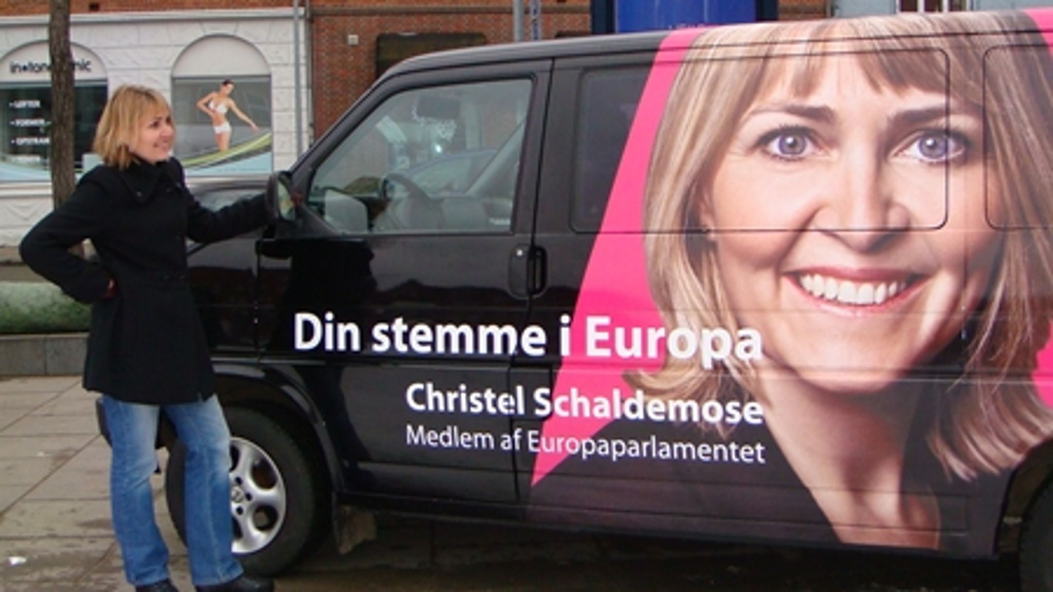 Mens Socialdemokraterne forsøger at mobilisere vælgerne med emner som klima og finanskrise, vil andre hellere diskutere, hvor grænsen for EU's magt egentlig går.