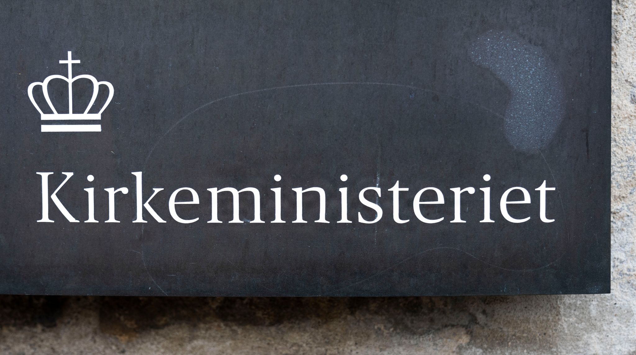 Kirkeministeriet blev sammenlagt med Sundhedsministeriet i forbindelse med dannelsen af den nye regering i 2026.