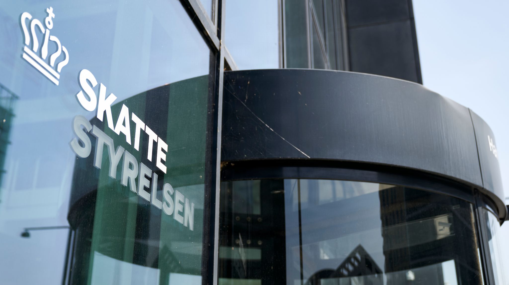 Mikkel Bach Madsen forfremmes fra kontorchef til HR-chef i Skattestyrelsen.