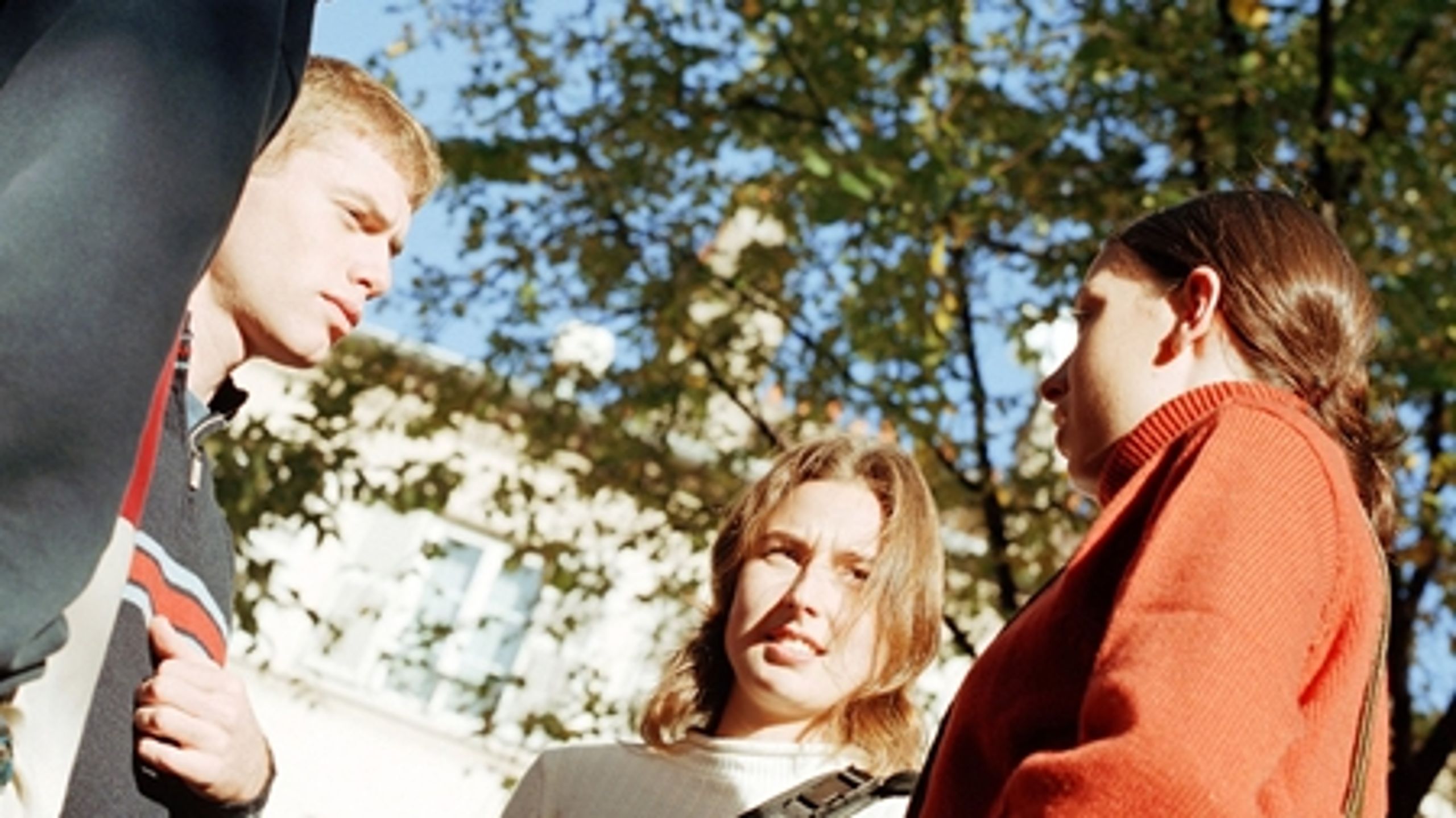 Flere kommuner er i gang med en ekstra indsats for unge uden arbejde og uddannelse. Solrød og Greve tager godt imod regeringens ungepakke.