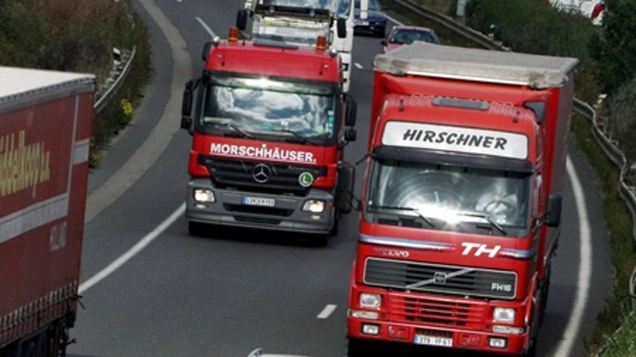 I et endnu ikke offentliggjort notat fra Vejdirektoratet ser man intet behov for ændringer i de nuværende regler om overhaling mellem lastbiler.